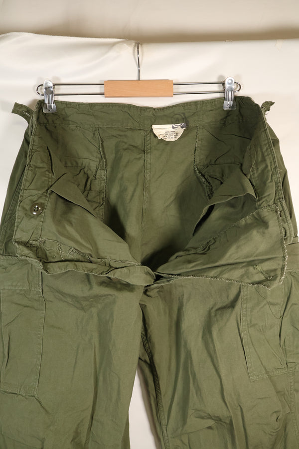 Estimated 1965 contract L-S 2nd Model Jungle Fatigue pants, good condition, used.