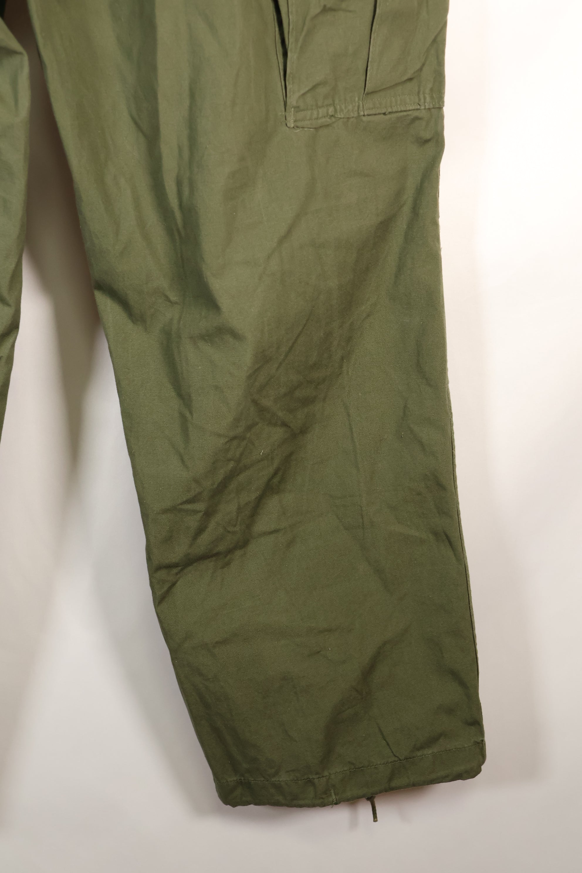 Estimated 1965 contract L-S 2nd Model Jungle Fatigue pants, good condition, used.
