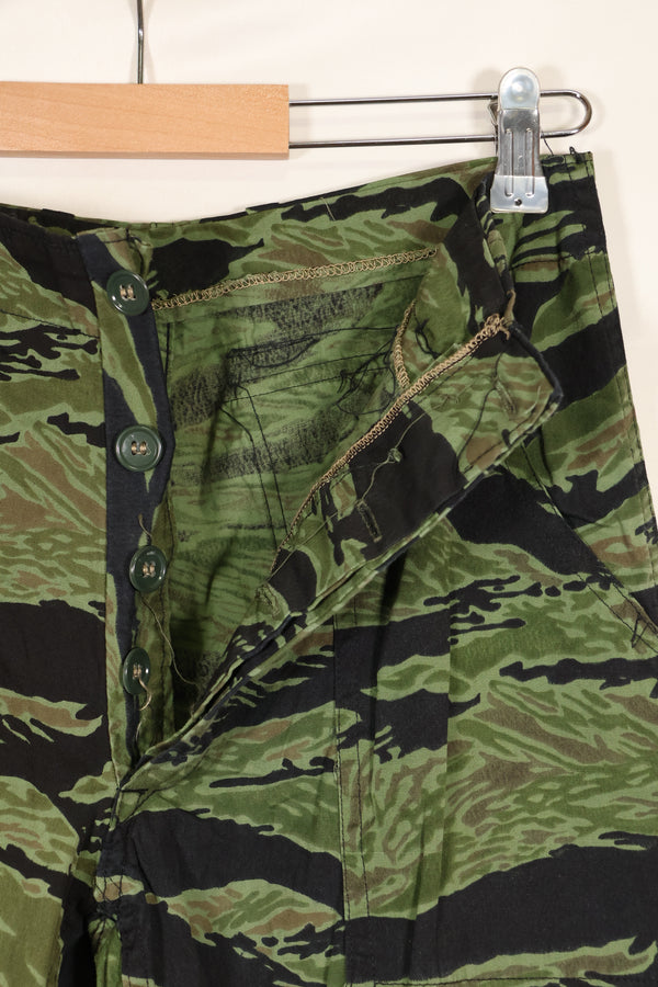 1968 and 1969 73rd surveillance airplane company direct embroidery VNMC 4th pattern tiger stripe set, never used