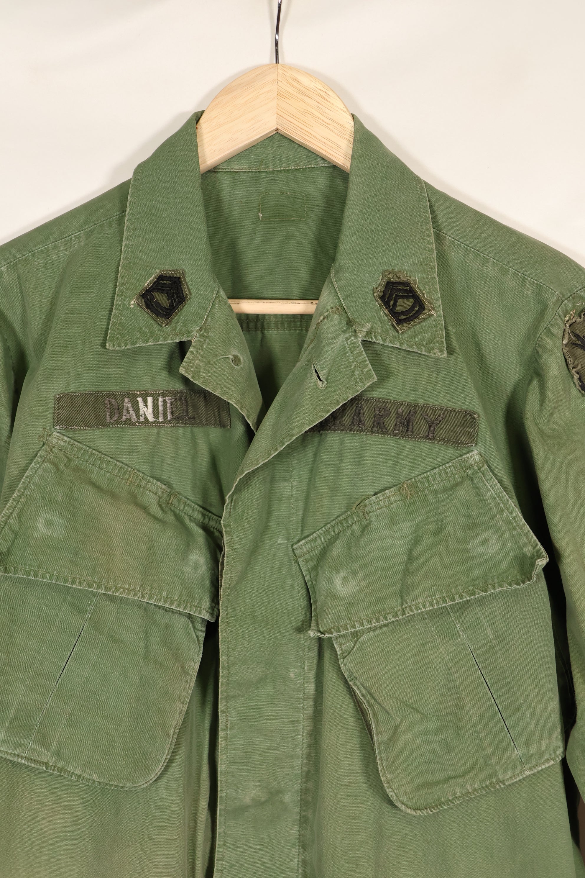 1967 Contract Estimated S-R 3rd Model Jungle Fatigue Jacket 73rd Surveillance Airplane Company  Patch First Attached Used