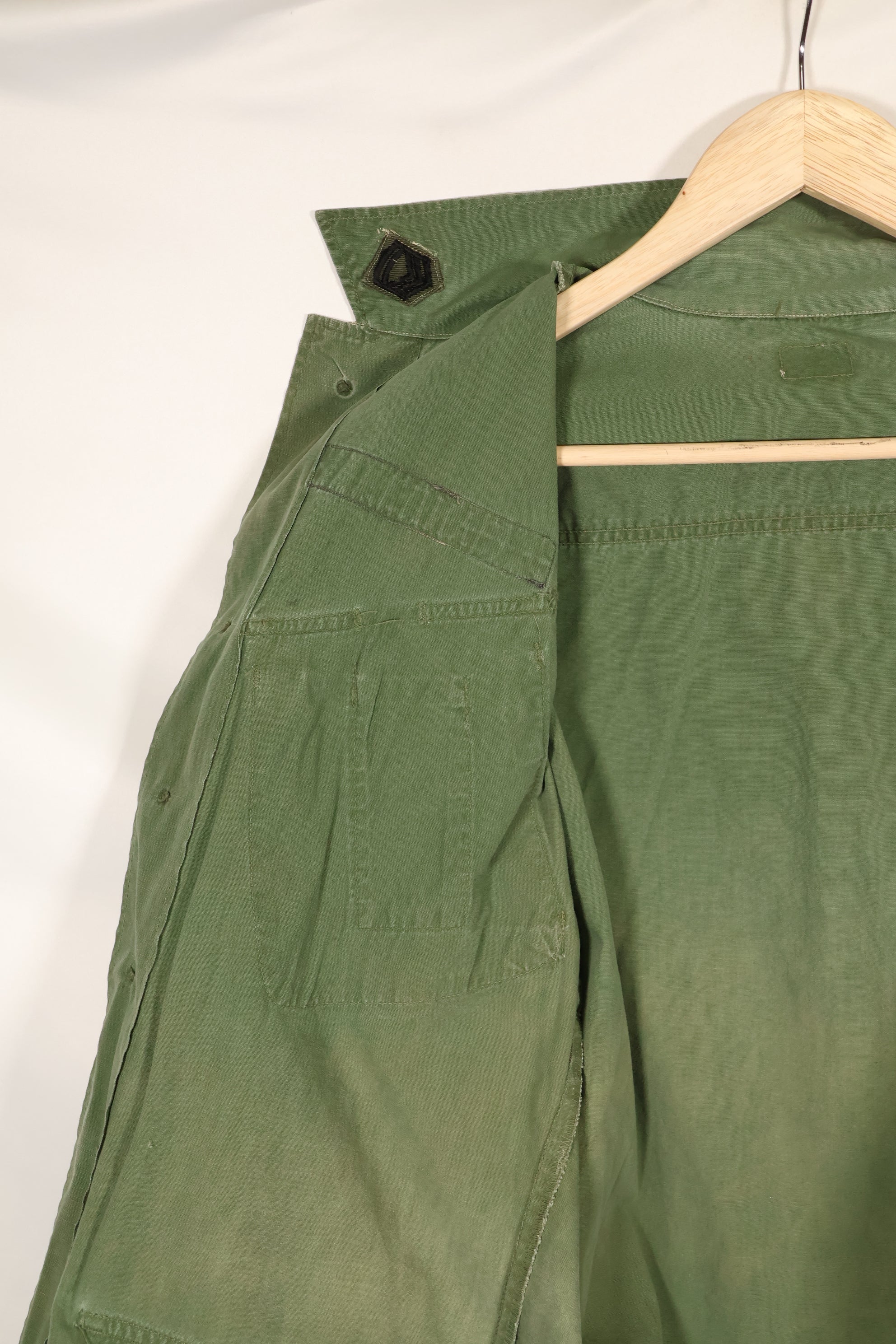 1967 Contract Estimated S-R 3rd Model Jungle Fatigue Jacket 73rd Surveillance Airplane Company  Patch First Attached Used