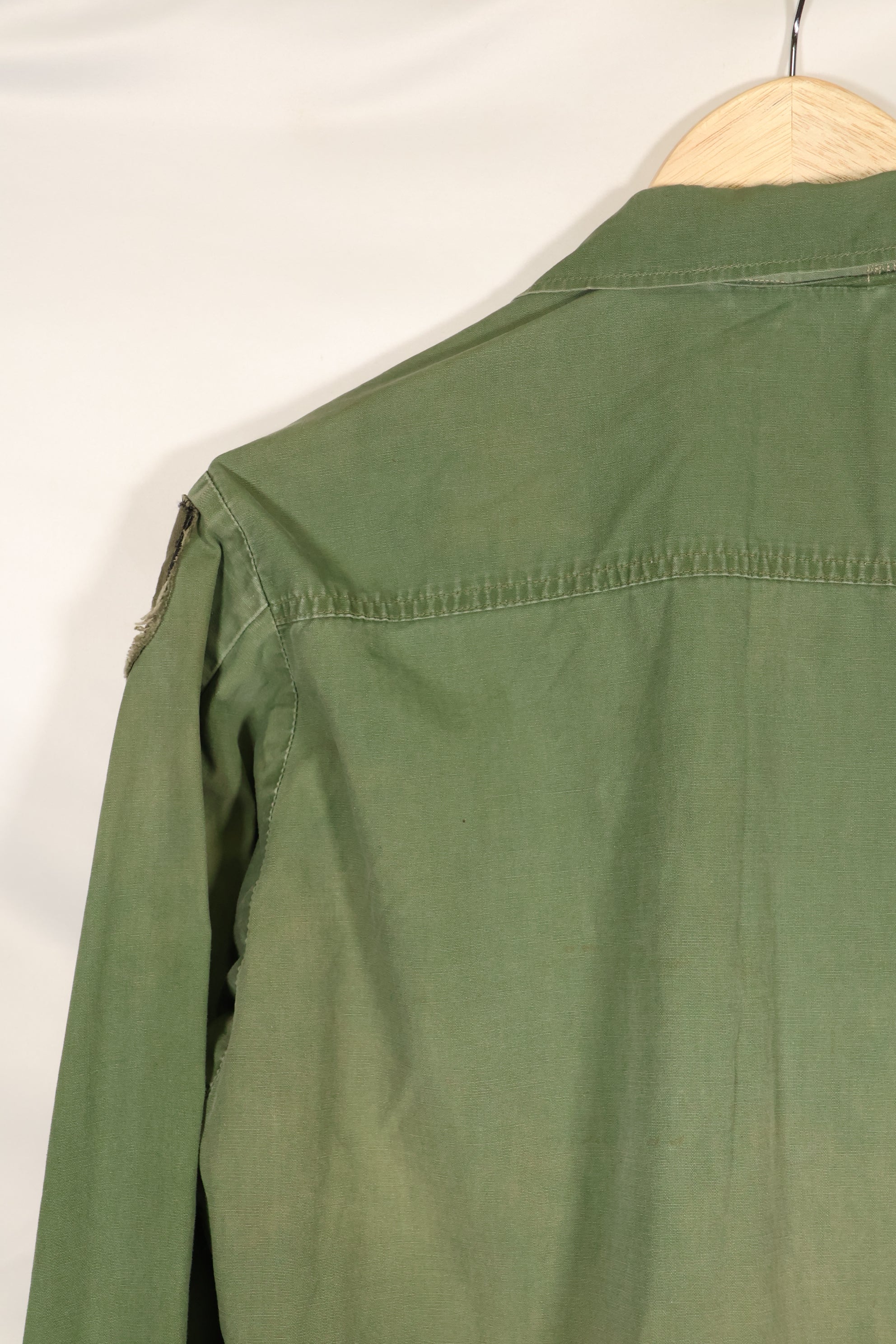 1967 Contract Estimated S-R 3rd Model Jungle Fatigue Jacket 73rd Surveillance Airplane Company  Patch First Attached Used