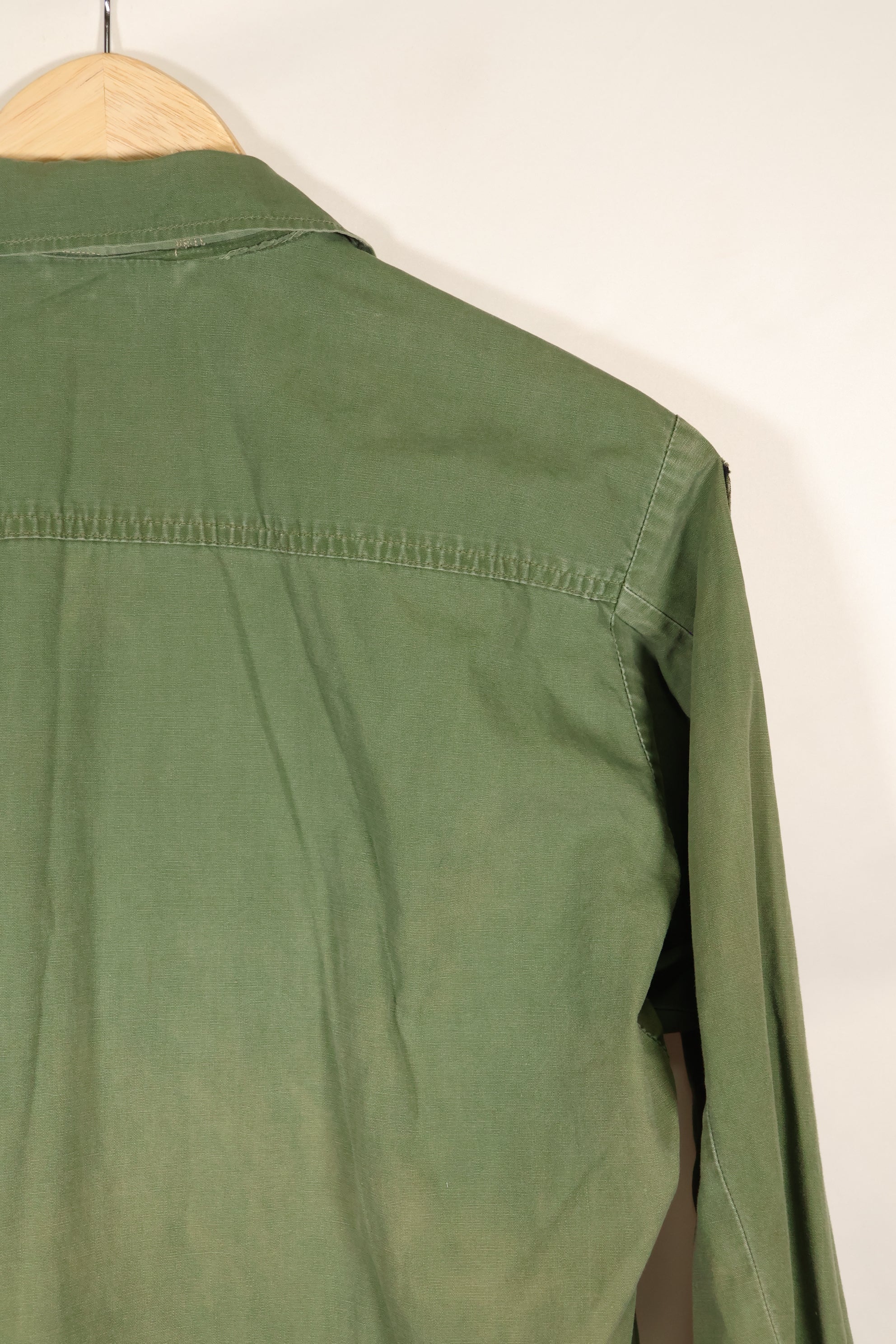 1967 Contract Estimated S-R 3rd Model Jungle Fatigue Jacket 73rd Surveillance Airplane Company  Patch First Attached Used