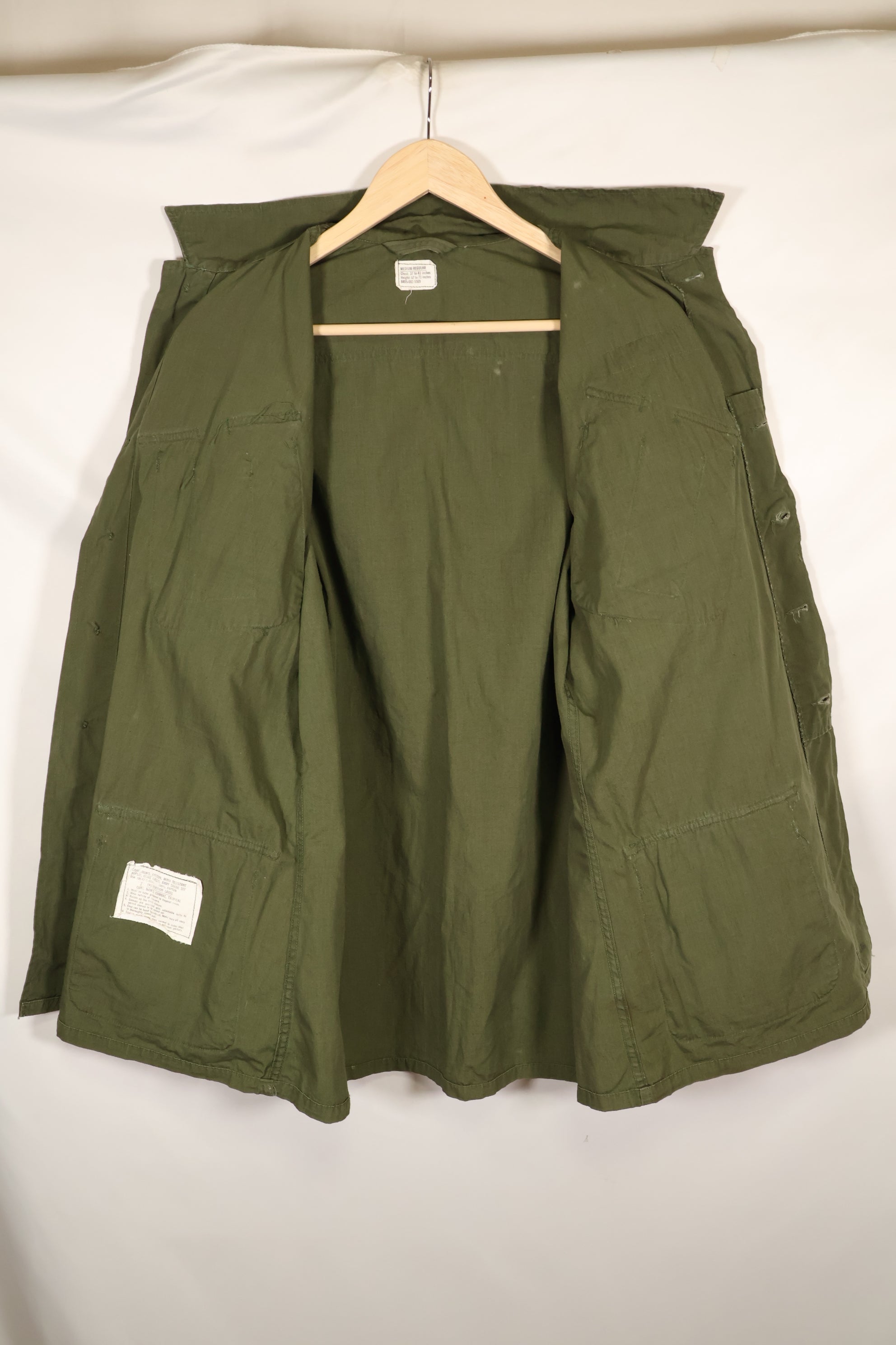 1967 Contract M-R 3rd Model Jungle Fatigue Jacket with patches, good condition, used.