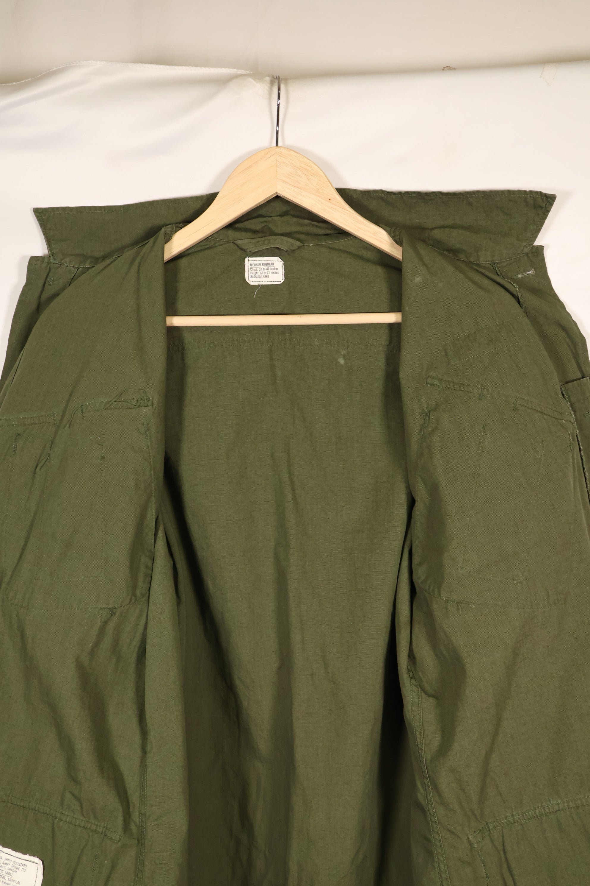 1967 Contract M-R 3rd Model Jungle Fatigue Jacket with patches, good condition, used.