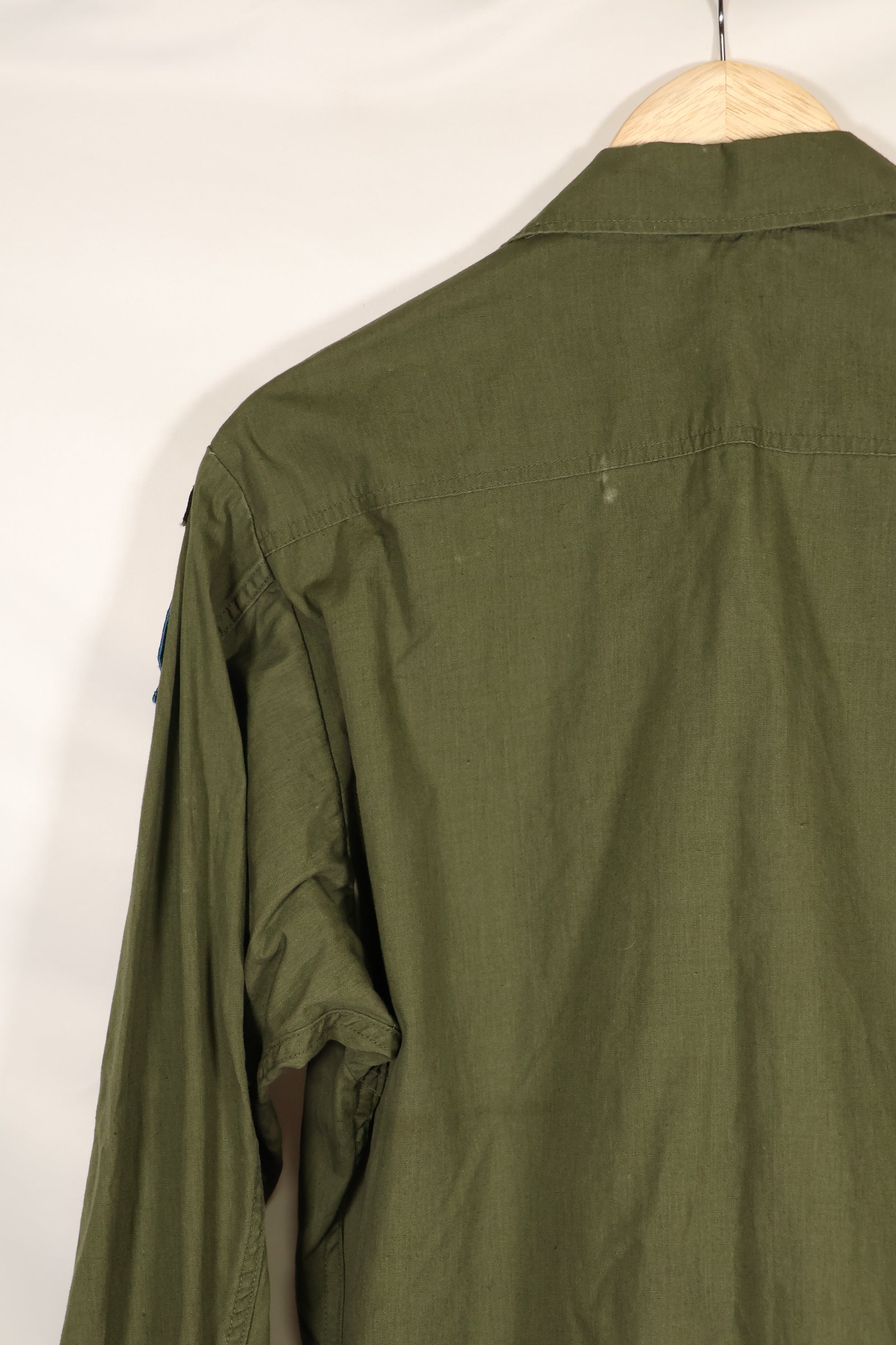 1967 Contract M-R 3rd Model Jungle Fatigue Jacket with patches, good condition, used.