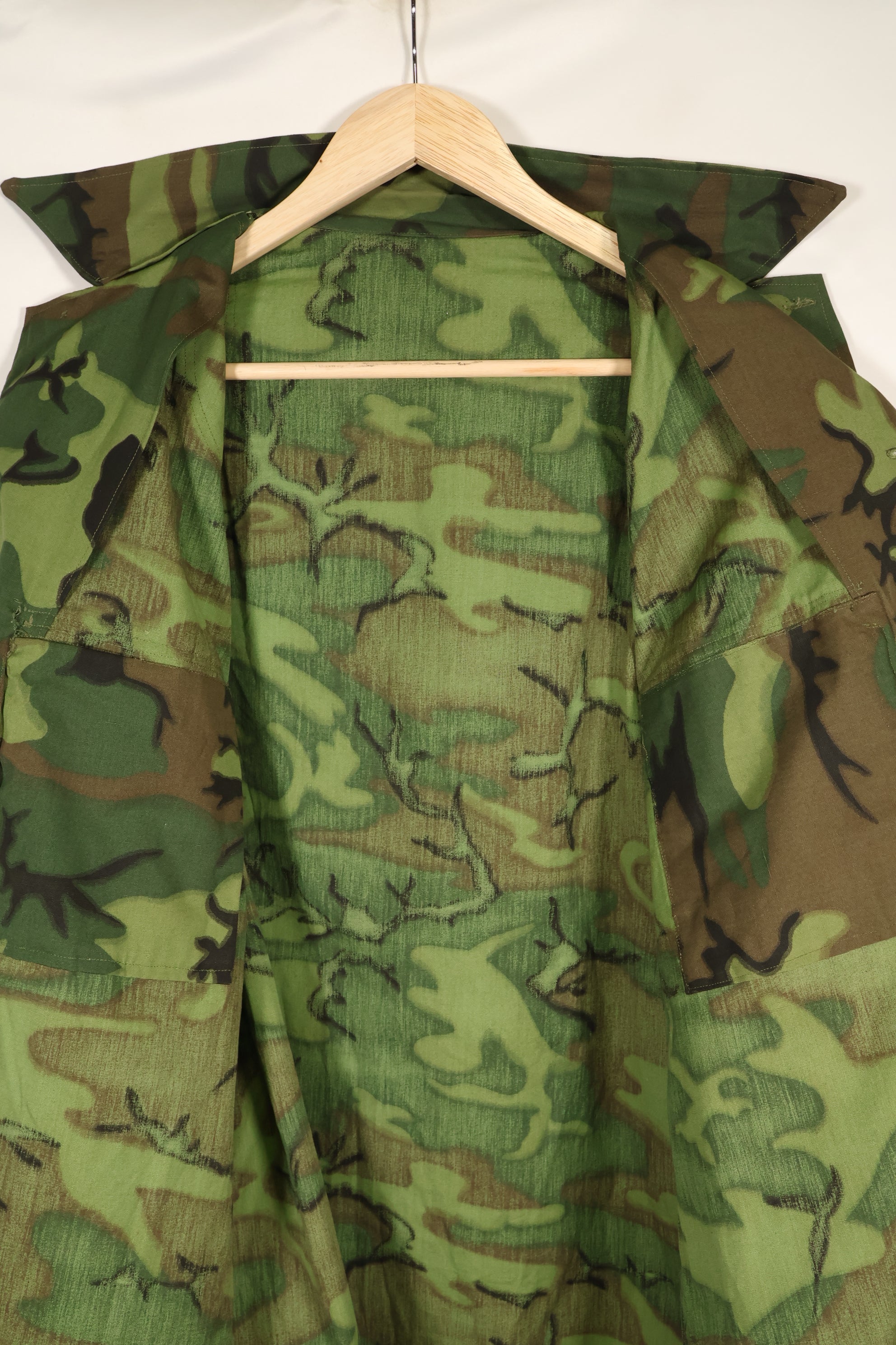 Estimated circa 1967 Deadstock US ARMY Advisor ERDL Camouflage Non Rip M59 Cut Shirt Unused