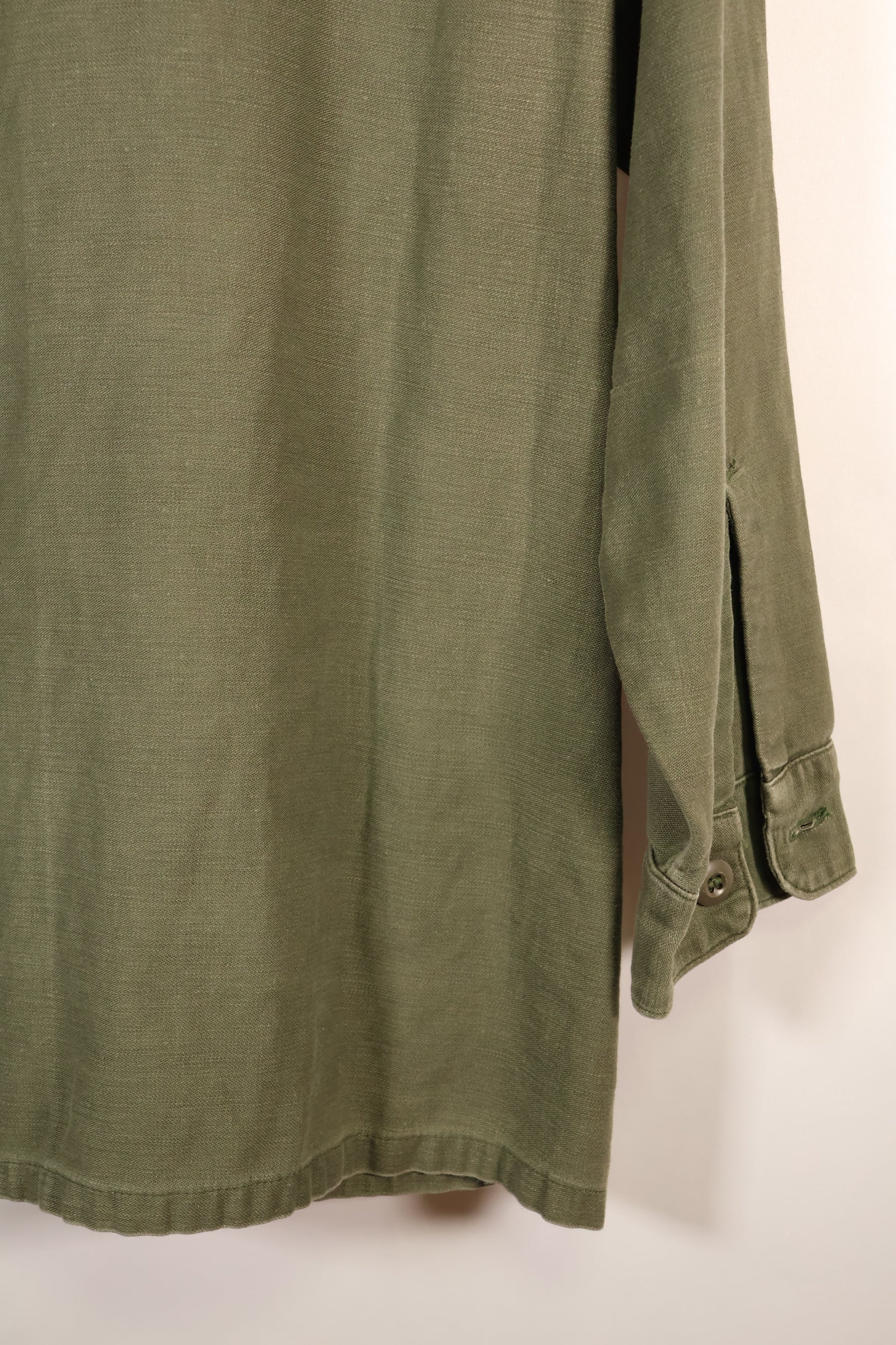 Late 1960s Contract Item, 16 1/2 x 32, OG-107, Utility Shirt with Patch, Used
