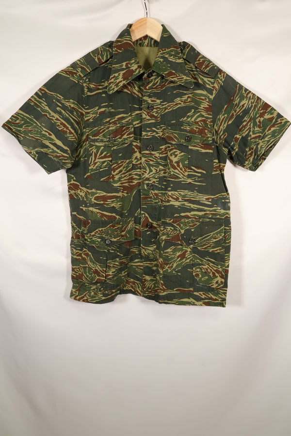 Estimated 1970s tie tiger stripe pattern safari shirt, used.