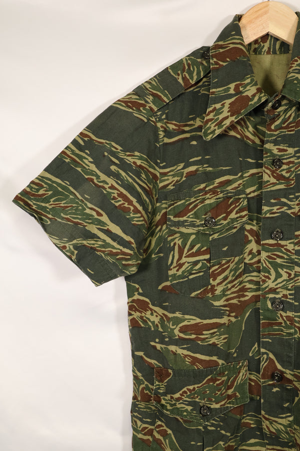 Estimated 1970s tie tiger stripe pattern safari shirt, used.