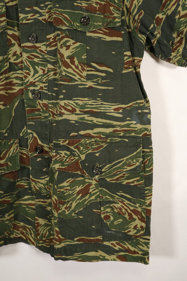 Estimated 1970s tie tiger stripe pattern safari shirt, used.