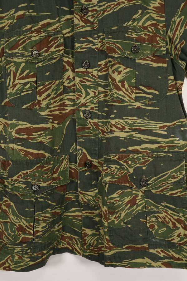 Estimated 1970s tie tiger stripe pattern safari shirt, used.