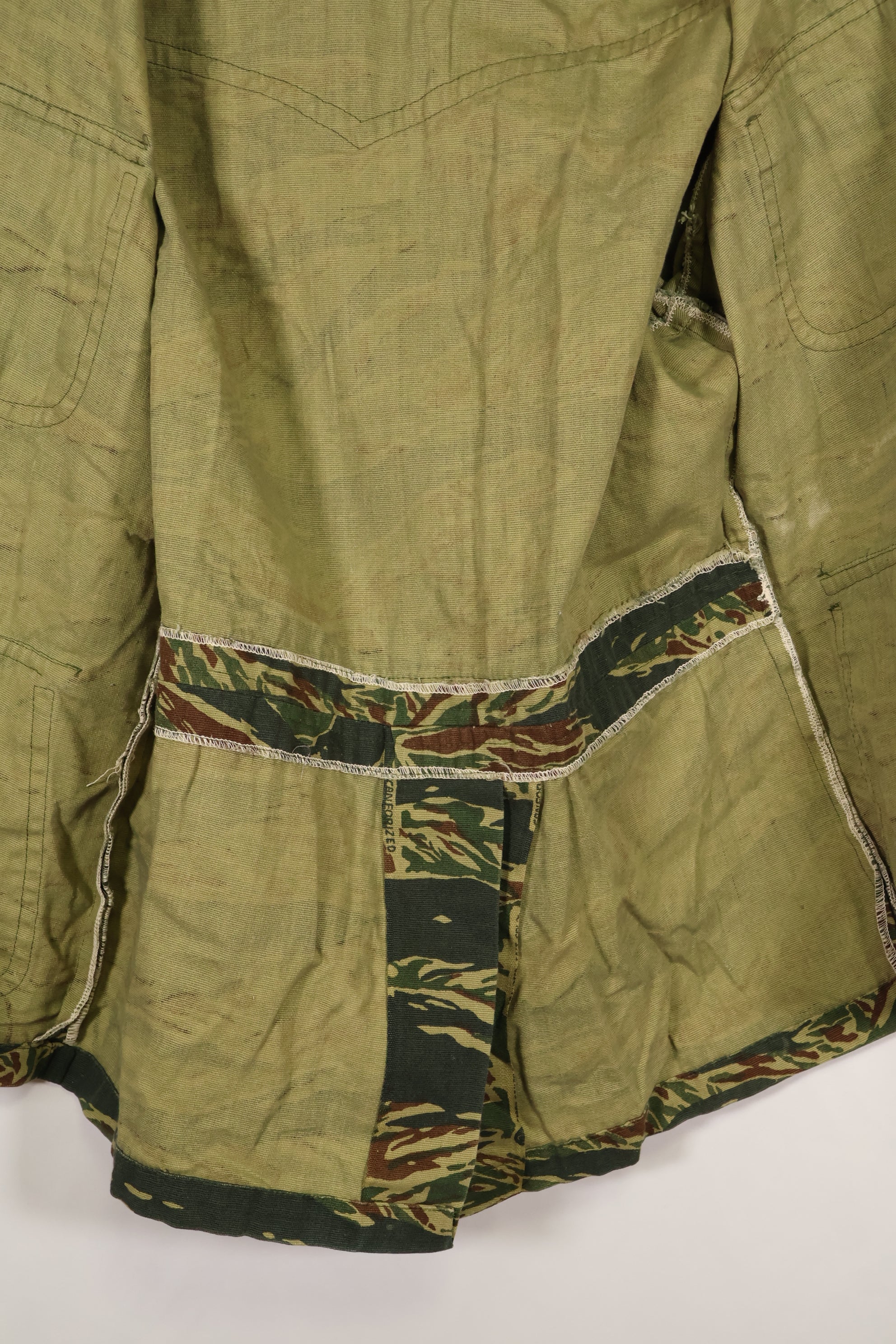 Estimated 1970s tie tiger stripe pattern safari shirt, used.