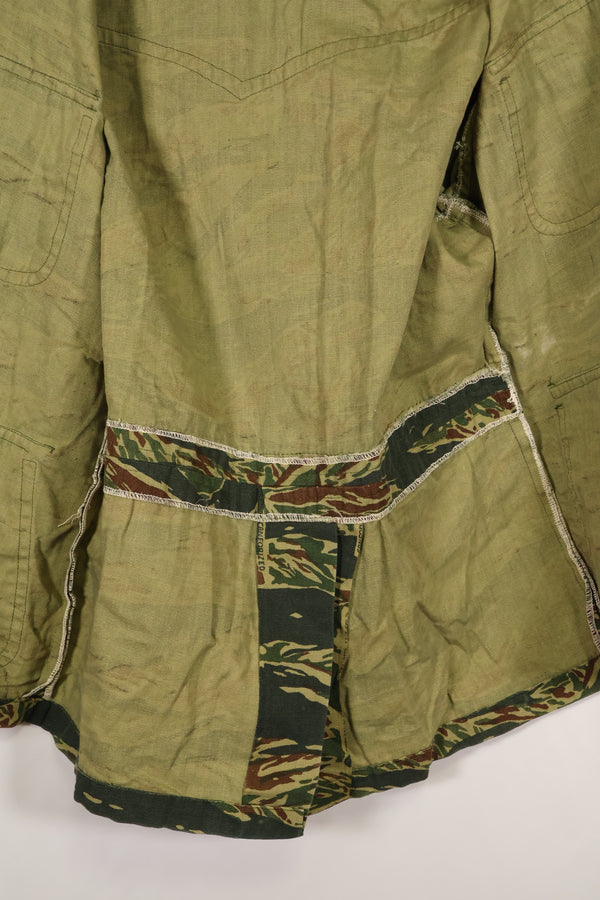 Estimated 1970s tie tiger stripe pattern safari shirt, used.