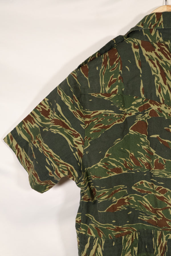 Estimated 1970s tie tiger stripe pattern safari shirt, used.