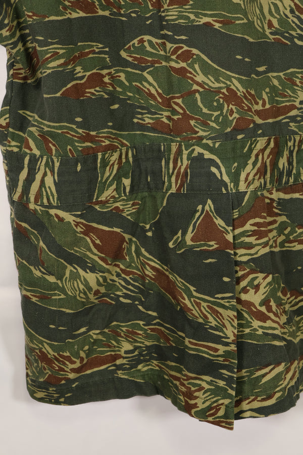 Estimated 1970s tie tiger stripe pattern safari shirt, used.
