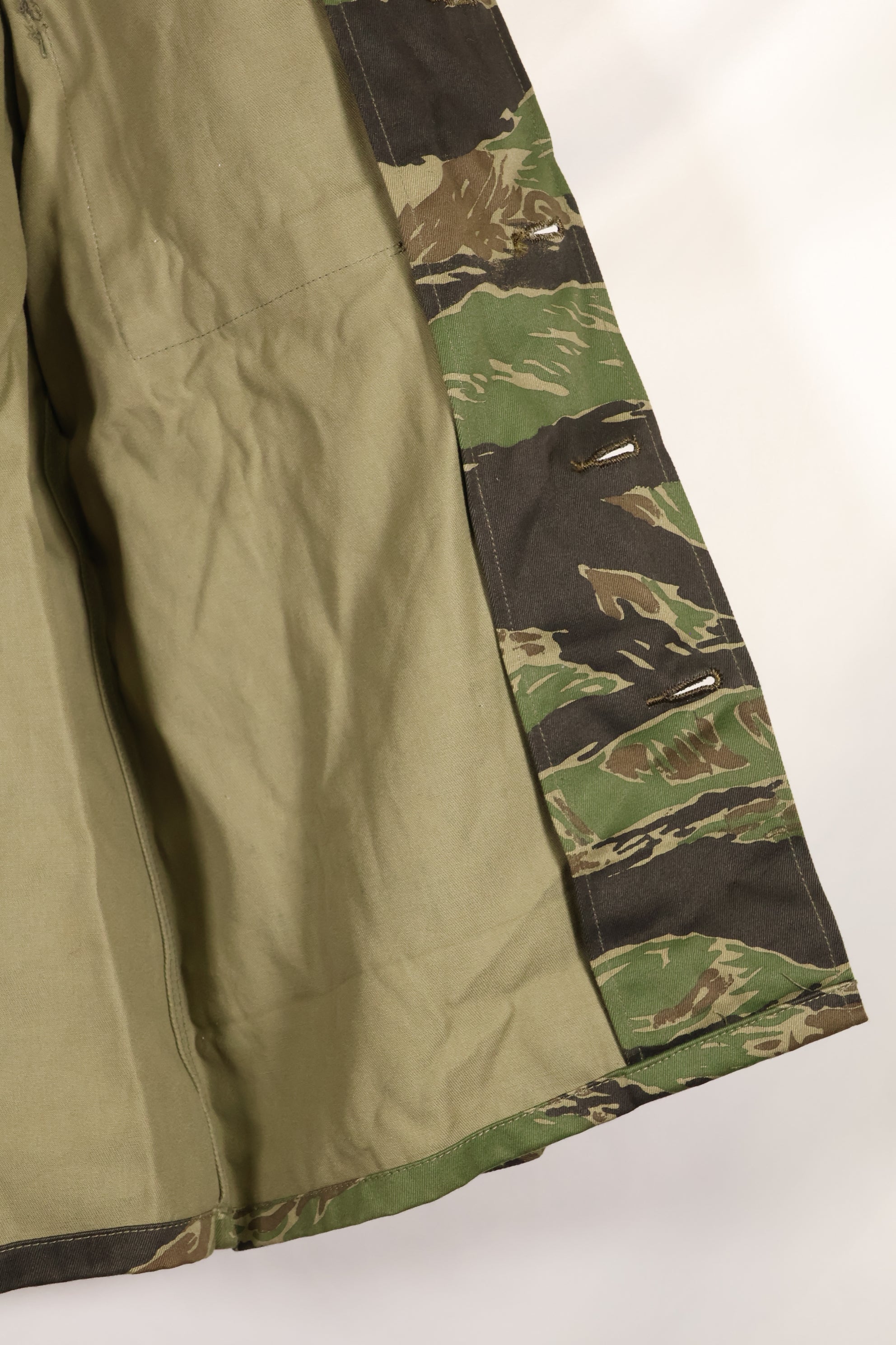 1970s DAJB09 with contract tag Made in Japan Tiger stripe top and bottom set, never used