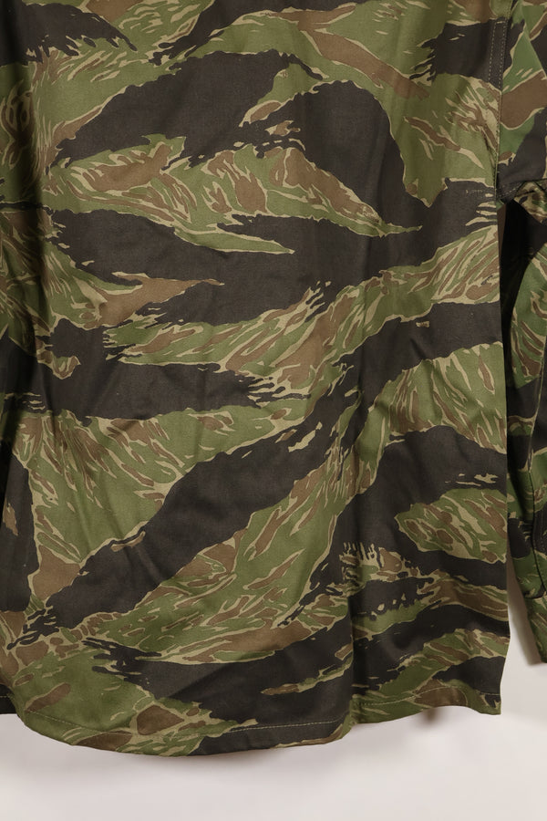 1970s DAJB09 with contract tag Made in Japan Tiger stripe top and bottom set, never used