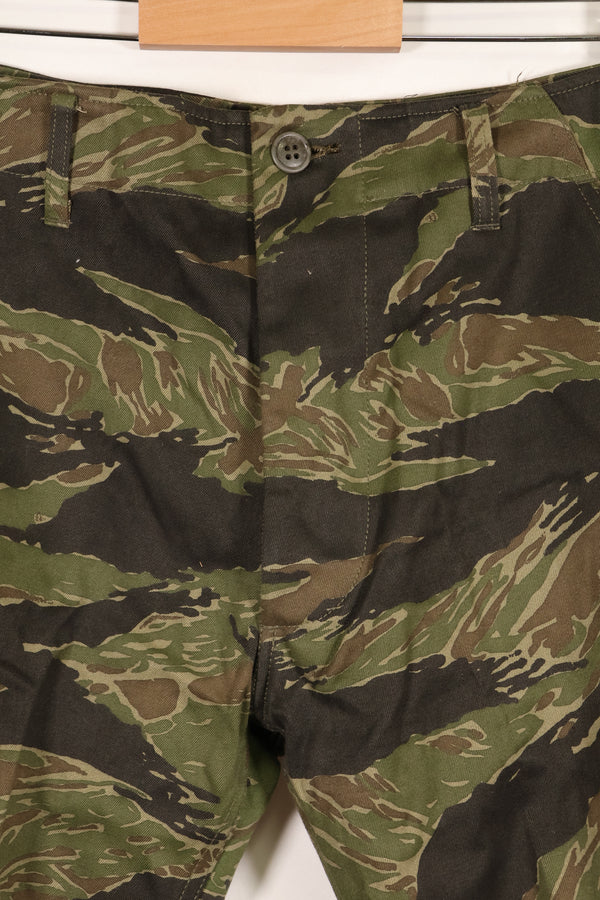 1970s DAJB09 with contract tag Made in Japan Tiger stripe top and bottom set, never used