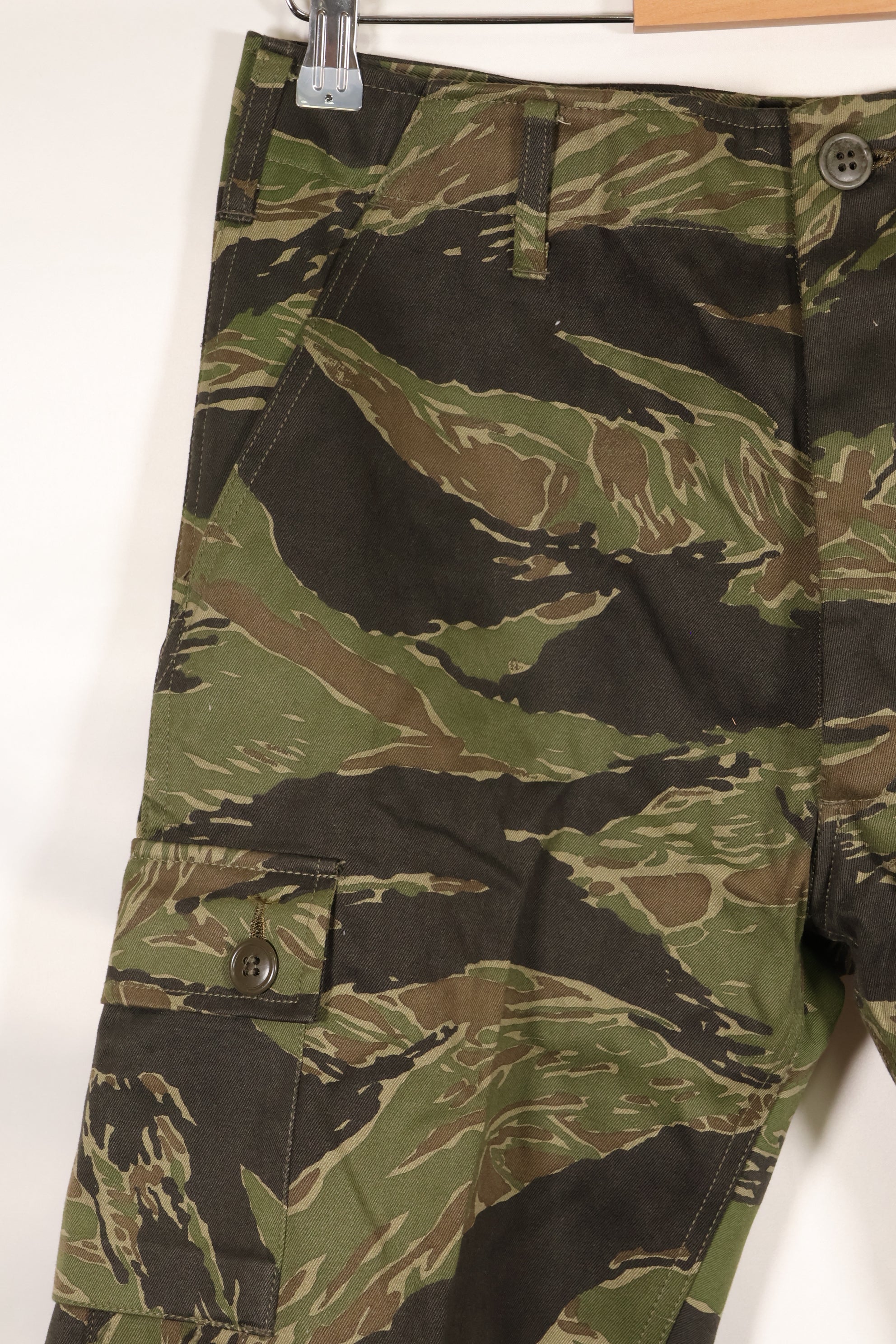 1970s DAJB09 with contract tag Made in Japan Tiger stripe top and bottom set, never used