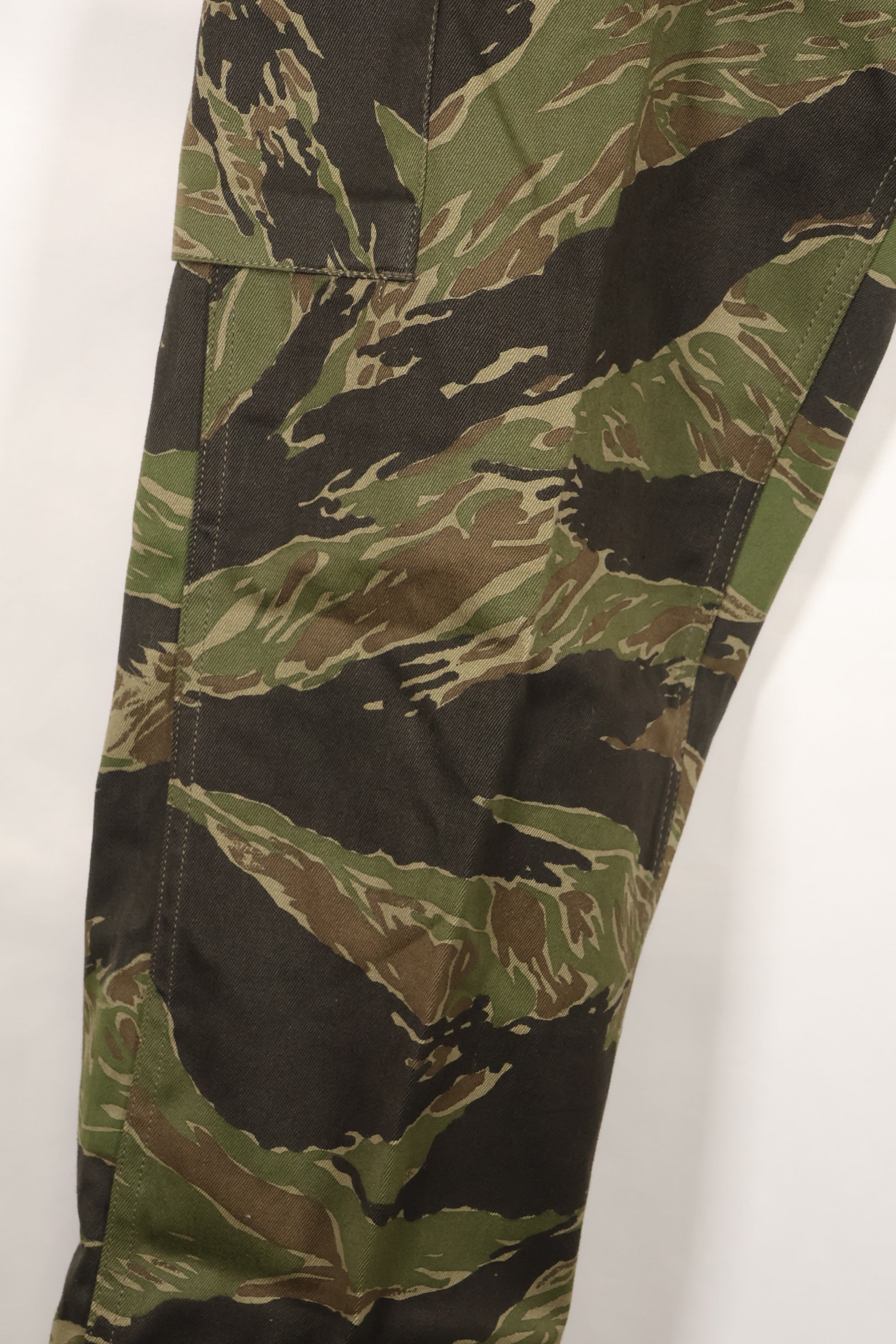 1970s DAJB09 with contract tag Made in Japan Tiger stripe top and bottom set, never used