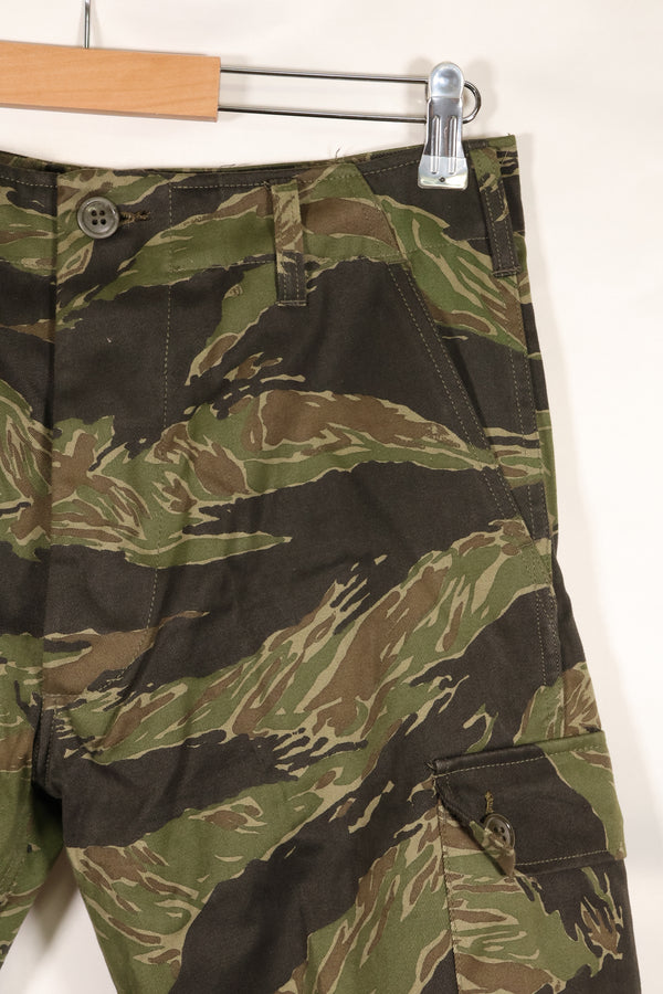 1970s DAJB09 with contract tag Made in Japan Tiger stripe top and bottom set, never used