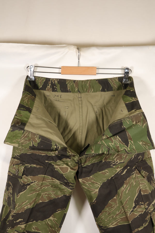 1970s DAJB09 with contract tag Made in Japan Tiger stripe top and bottom set, never used