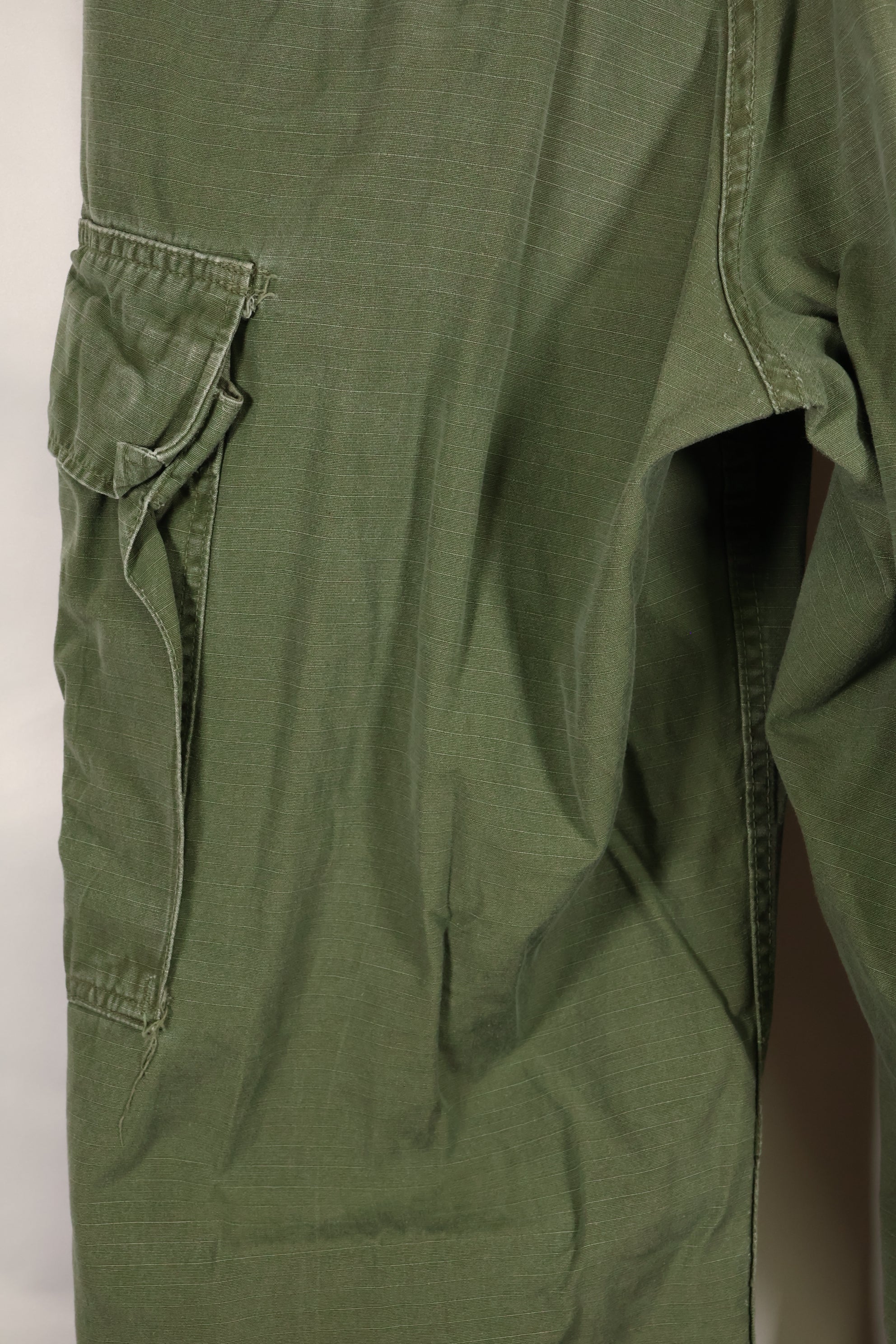 Contract year unknown S-R size 4th Model Jungle Fatigue pants, used, released by film company