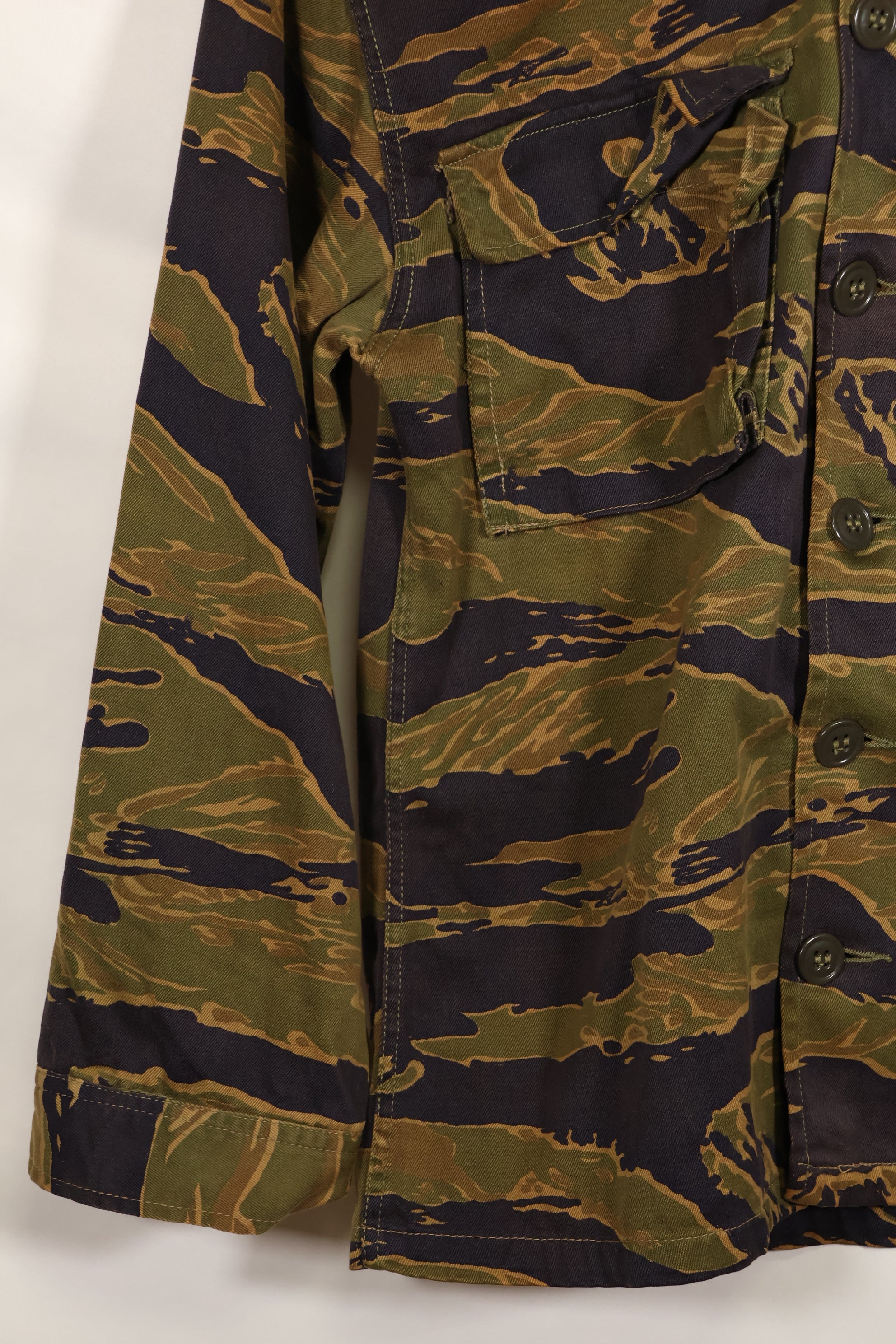 Real A-M Tiger Stripe Shirt Gold Tiger Derivative Pattern in good condition