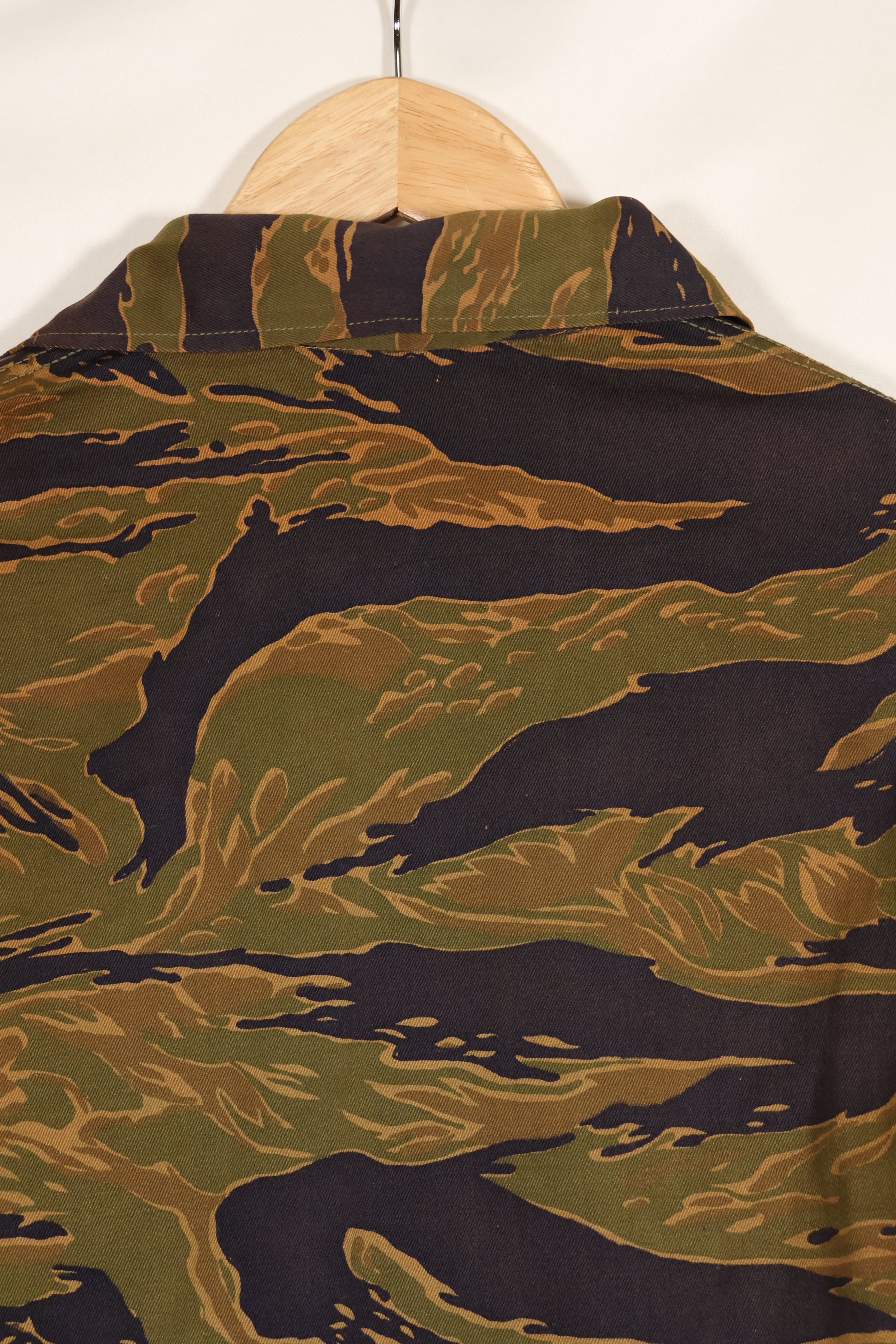 Real A-M Tiger Stripe Shirt Gold Tiger Derivative Pattern in good condition