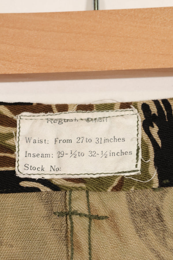 Mid-1960s early gold tiger stripe pants, size S-R, US cut, good condition.