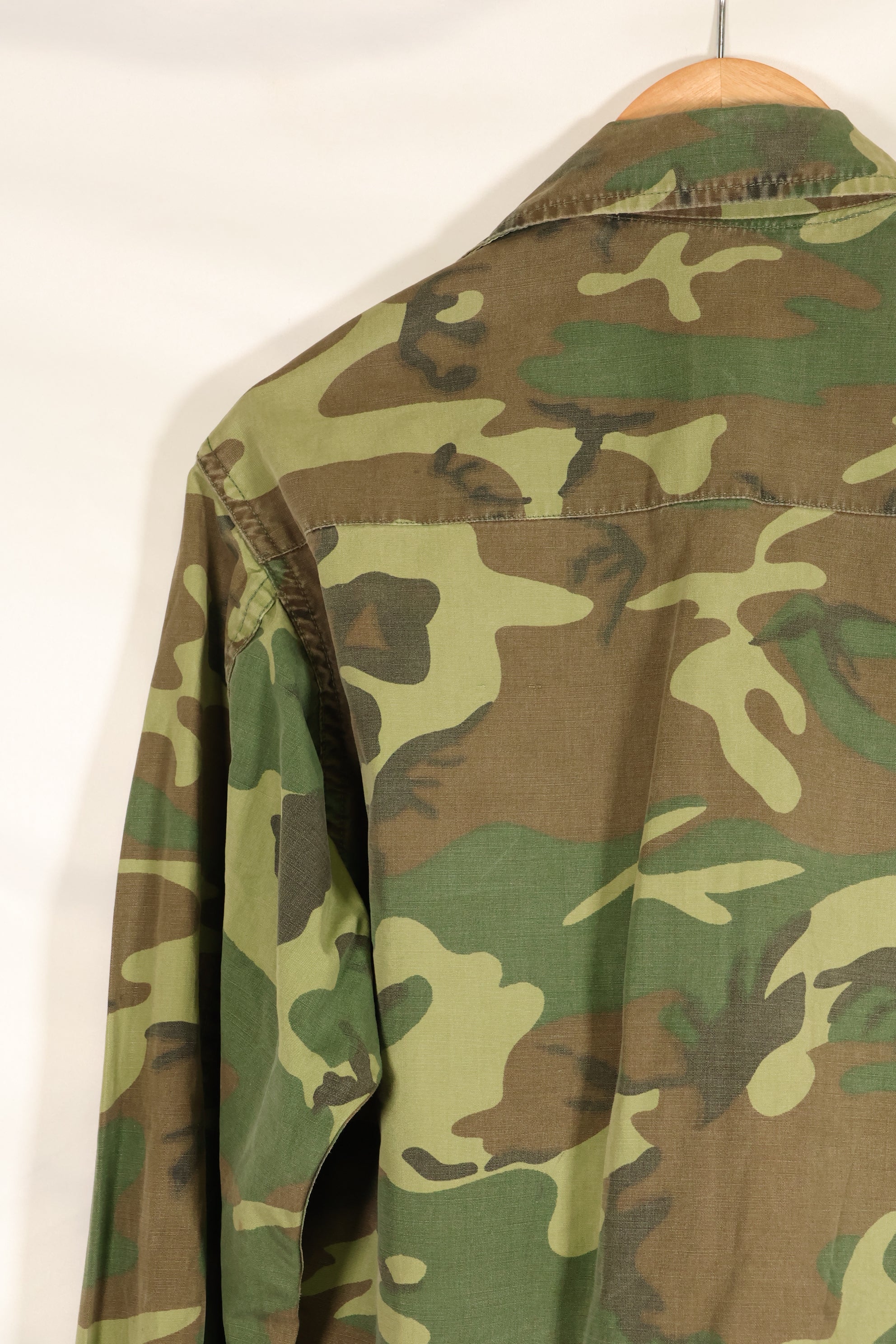 Contract circa 1967, size tag missing, early print, USMC non-rip ERDL jungle fatigues jacket, used