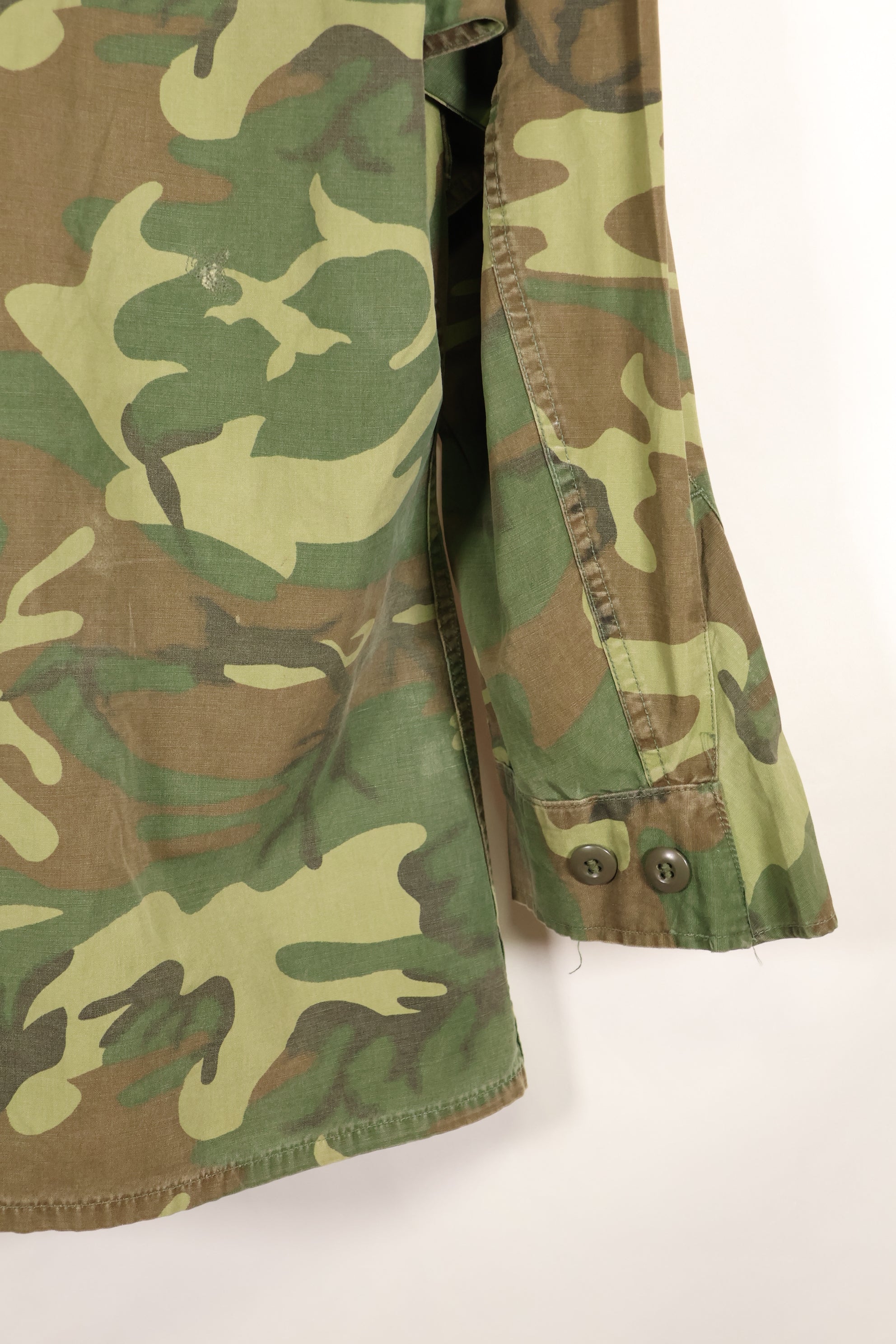 Contract circa 1967, size tag missing, early print, USMC non-rip ERDL jungle fatigues jacket, used