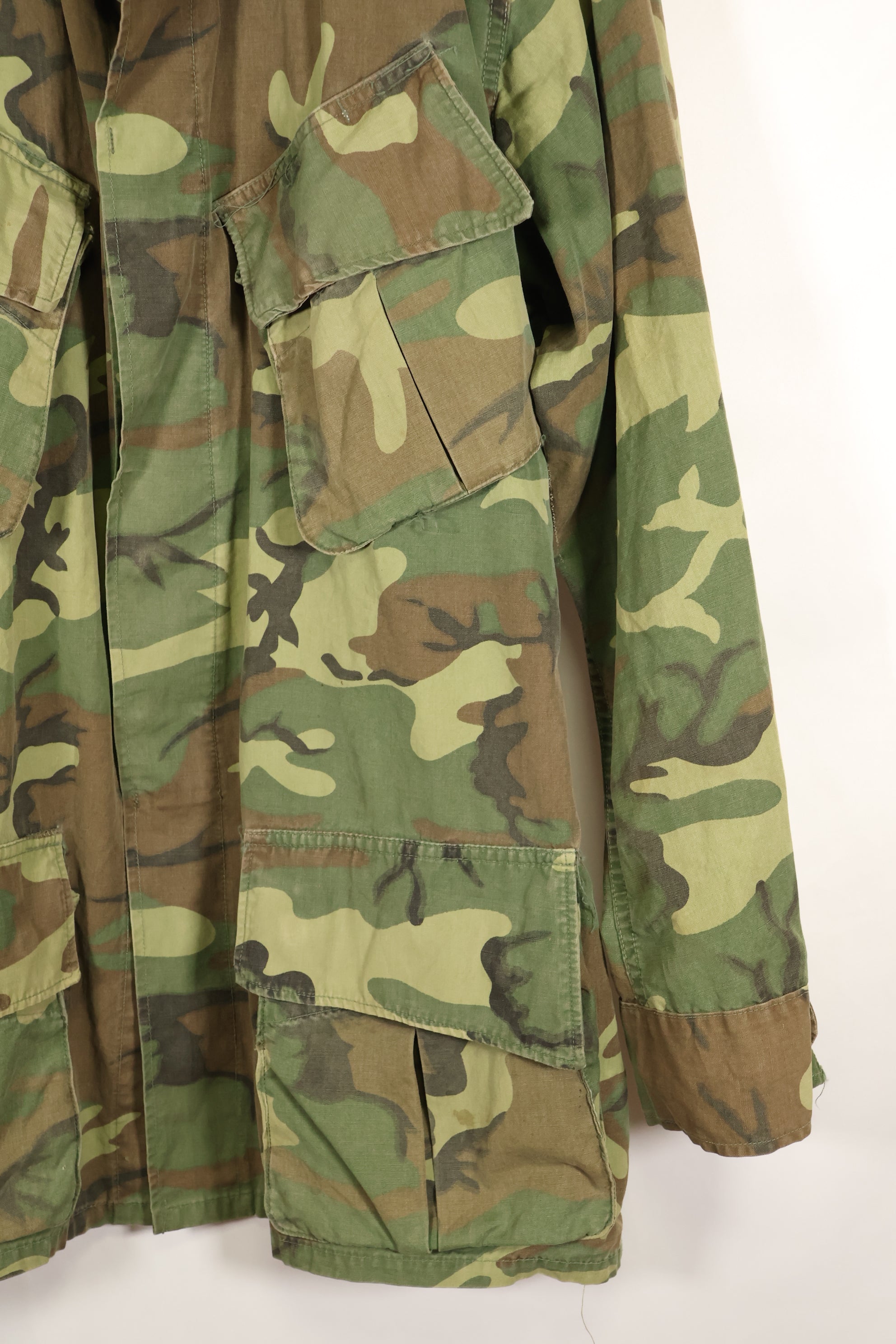Circa 1966–67 | Estimated S-R | ERDL | Non-ripstop | Early print | Jungle fatigue jacket | Used