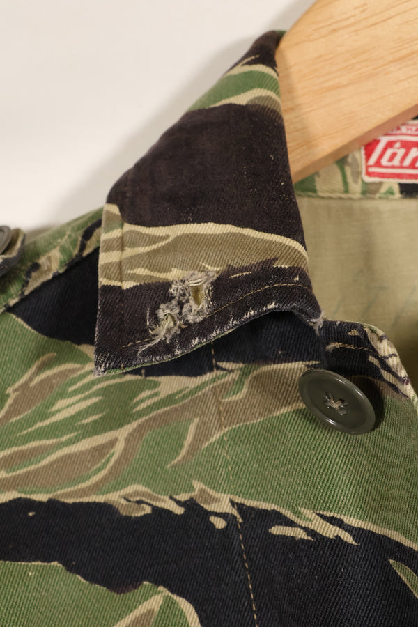 Early 1960s twill fabric, rare VNMC 1st Model tiger stripe shirt, used by Taylor.