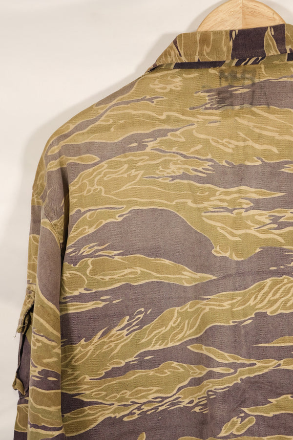 Late 1960s Gold Tiger Stripe Shirt US Cut US-M Faded Used