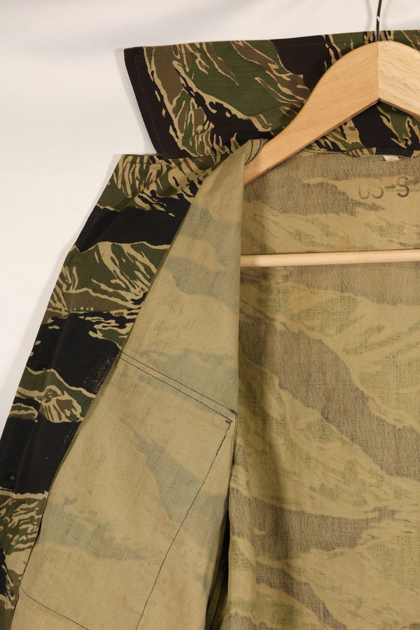 Actual deadstock Okinawa Tiger Tiger Stripe US Cut Shirt US-S Japanese mainland sewing, stained.