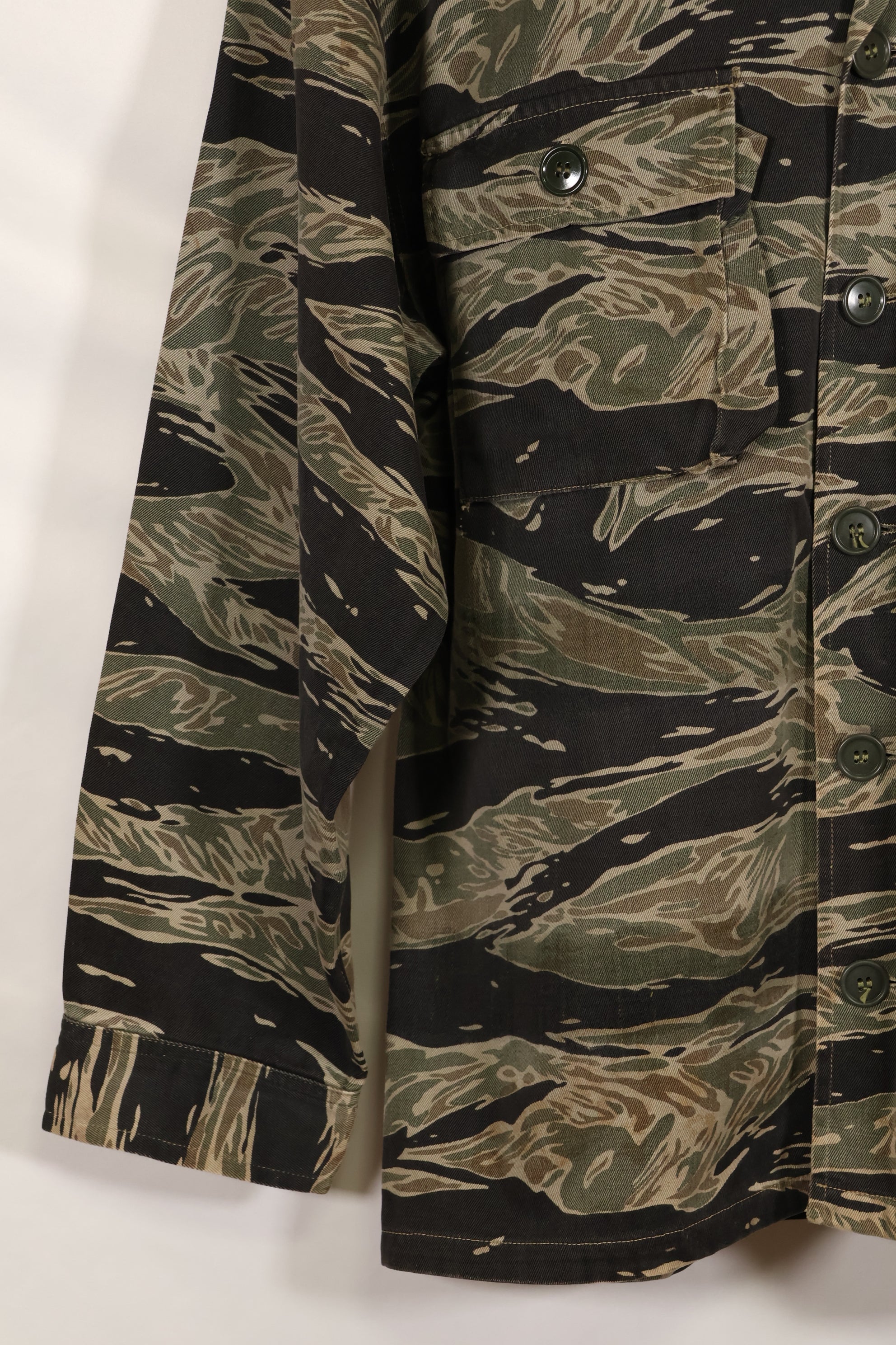 Real Silver Tiger Stripe Asian Cut A-L size shirt Used in good condition