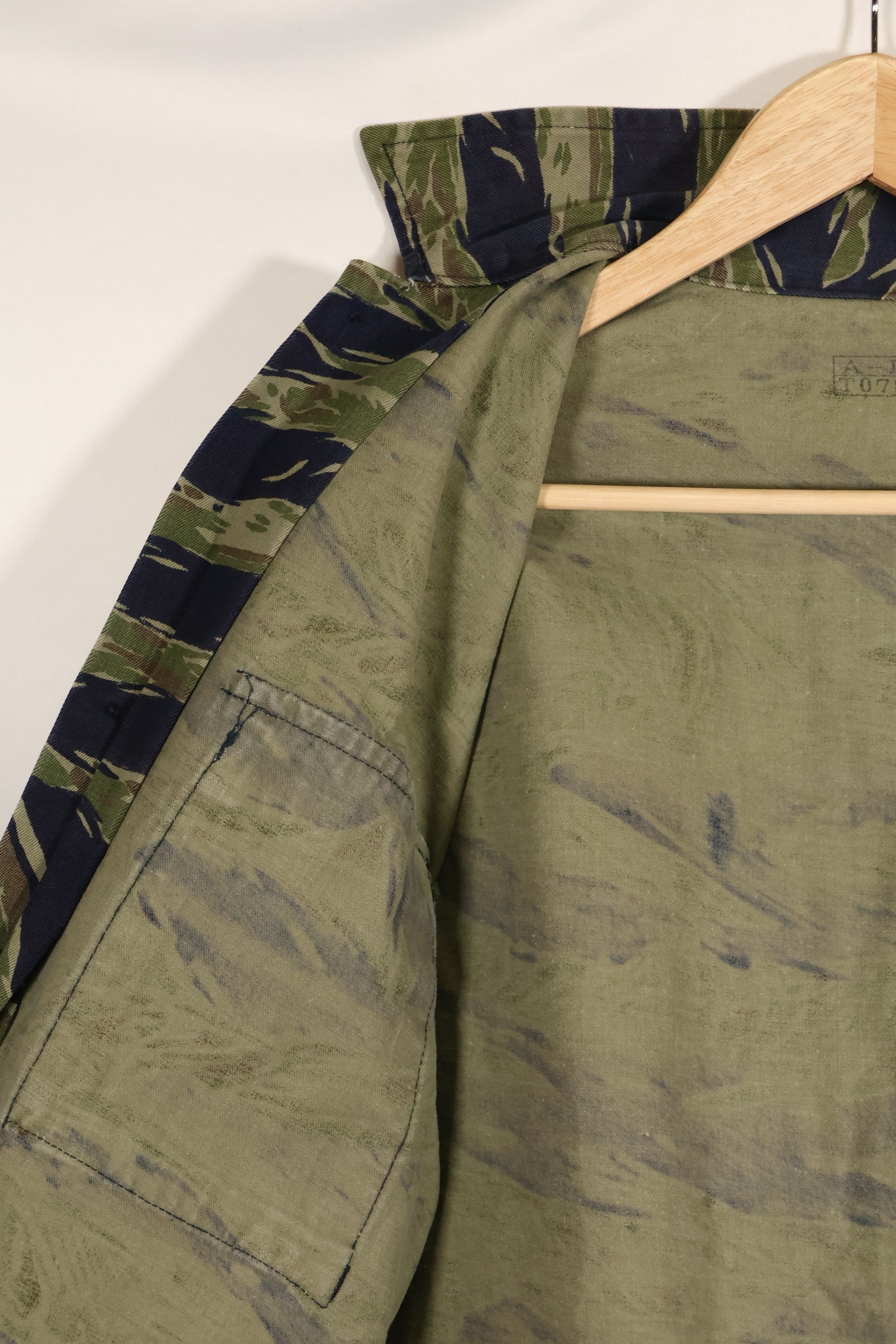 Actual TO78 A-L Okinawa Tiger Tiger Stripe Shirt Used