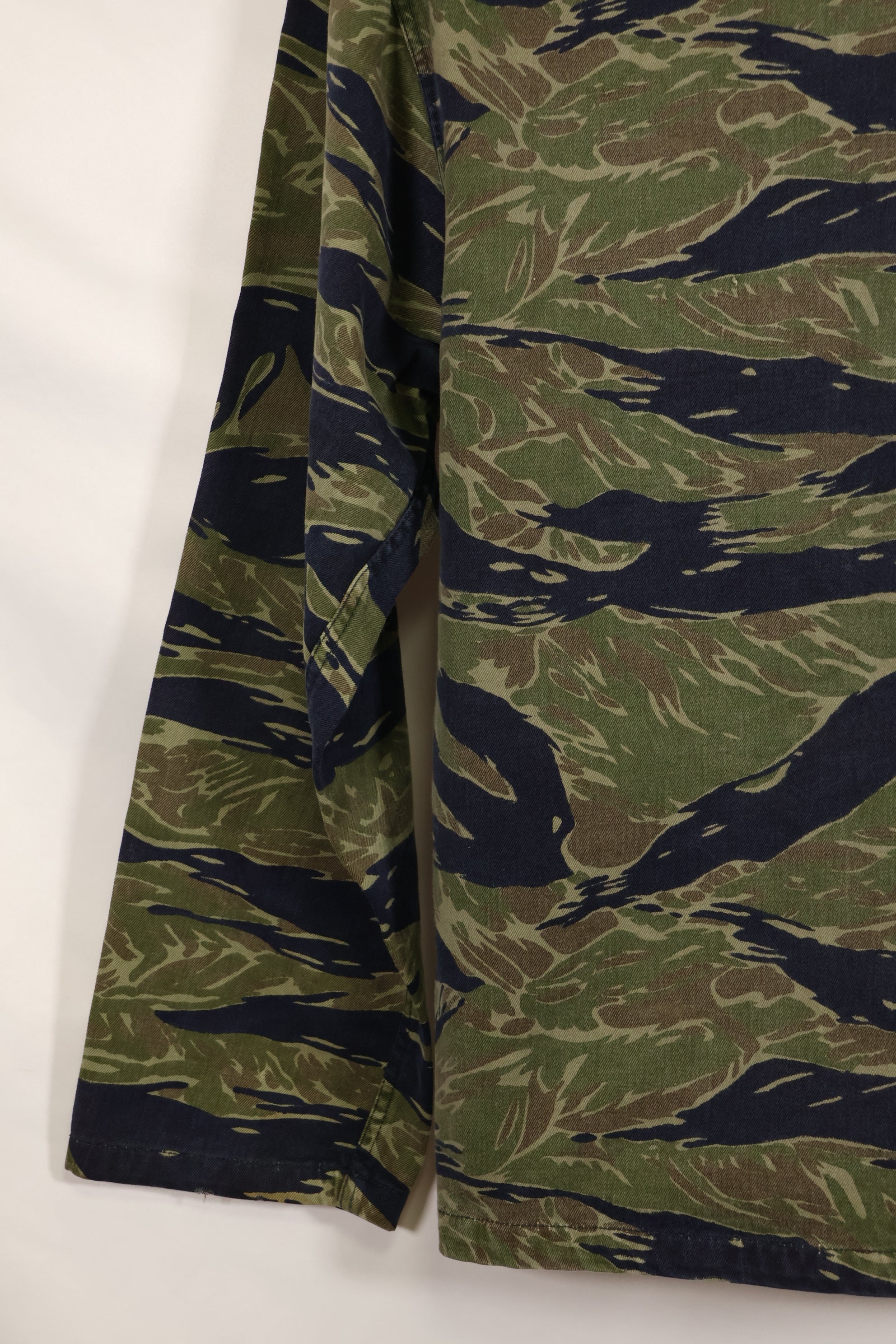 Actual TO78 A-L Okinawa Tiger Tiger Stripe Shirt Used