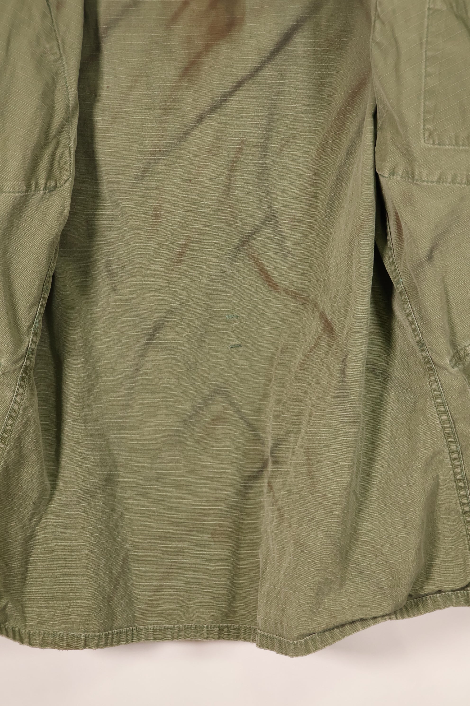 Contract from the late 1960s; Estimated S-R size; Based on an actual jacket; MACV SOG spray-painted jacket; Replica; Manufactured by MILITARIA 1911; Used item