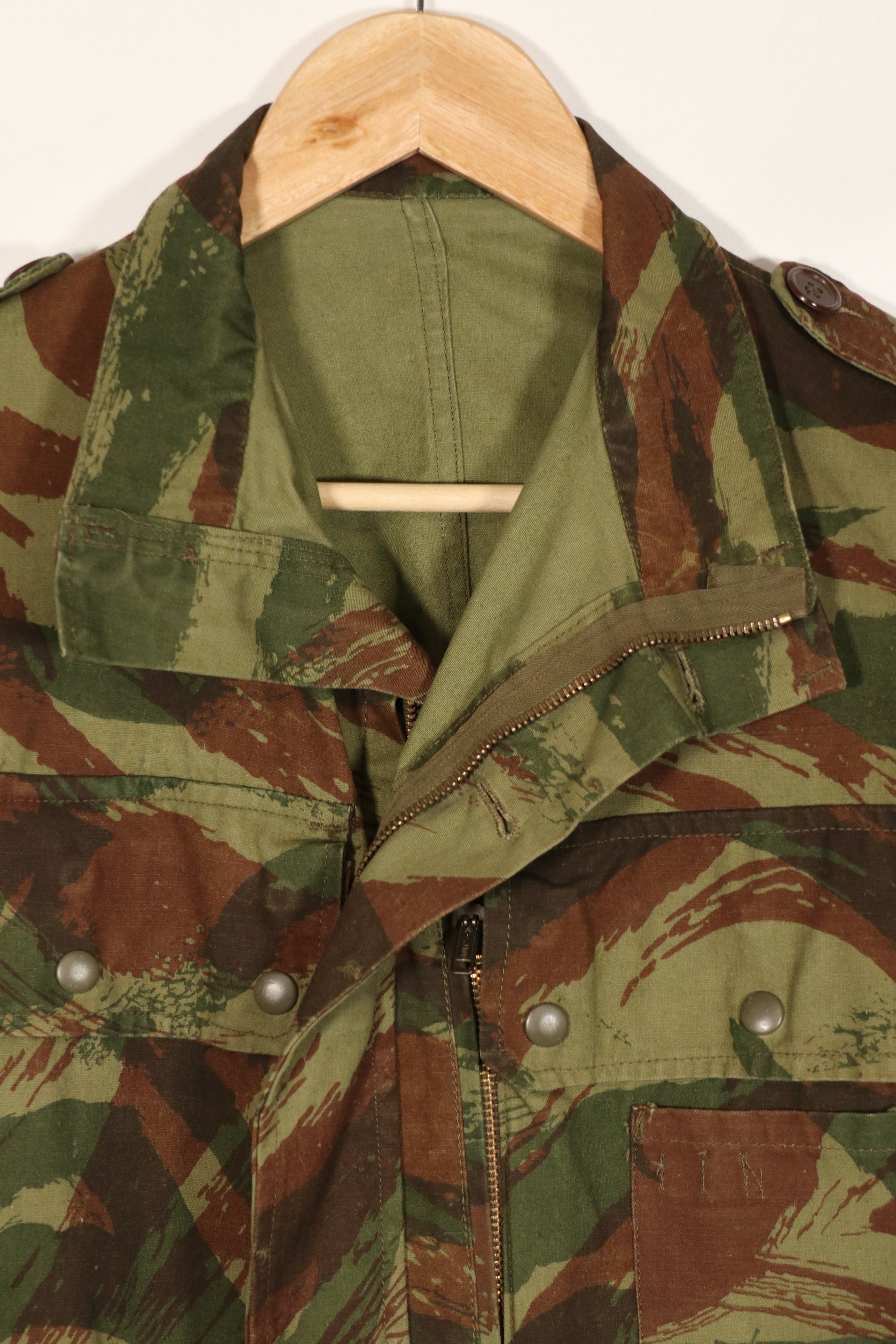 Real 1950s French Army Lizard Camouflage TAP 47/54 Airborne Jacket, almost unused.