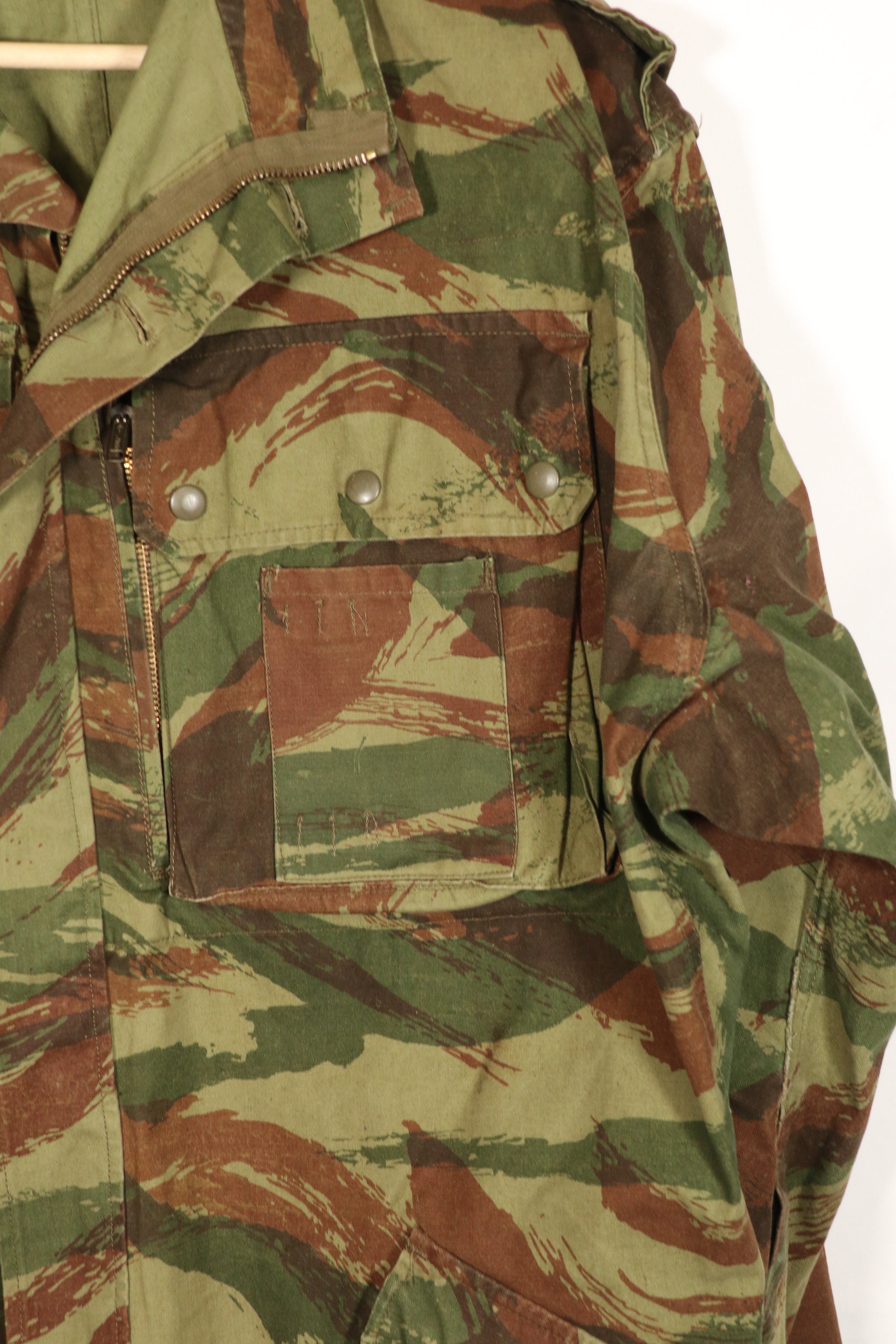 Real 1950s French Army Lizard Camouflage TAP 47/54 Airborne Jacket, almost unused.