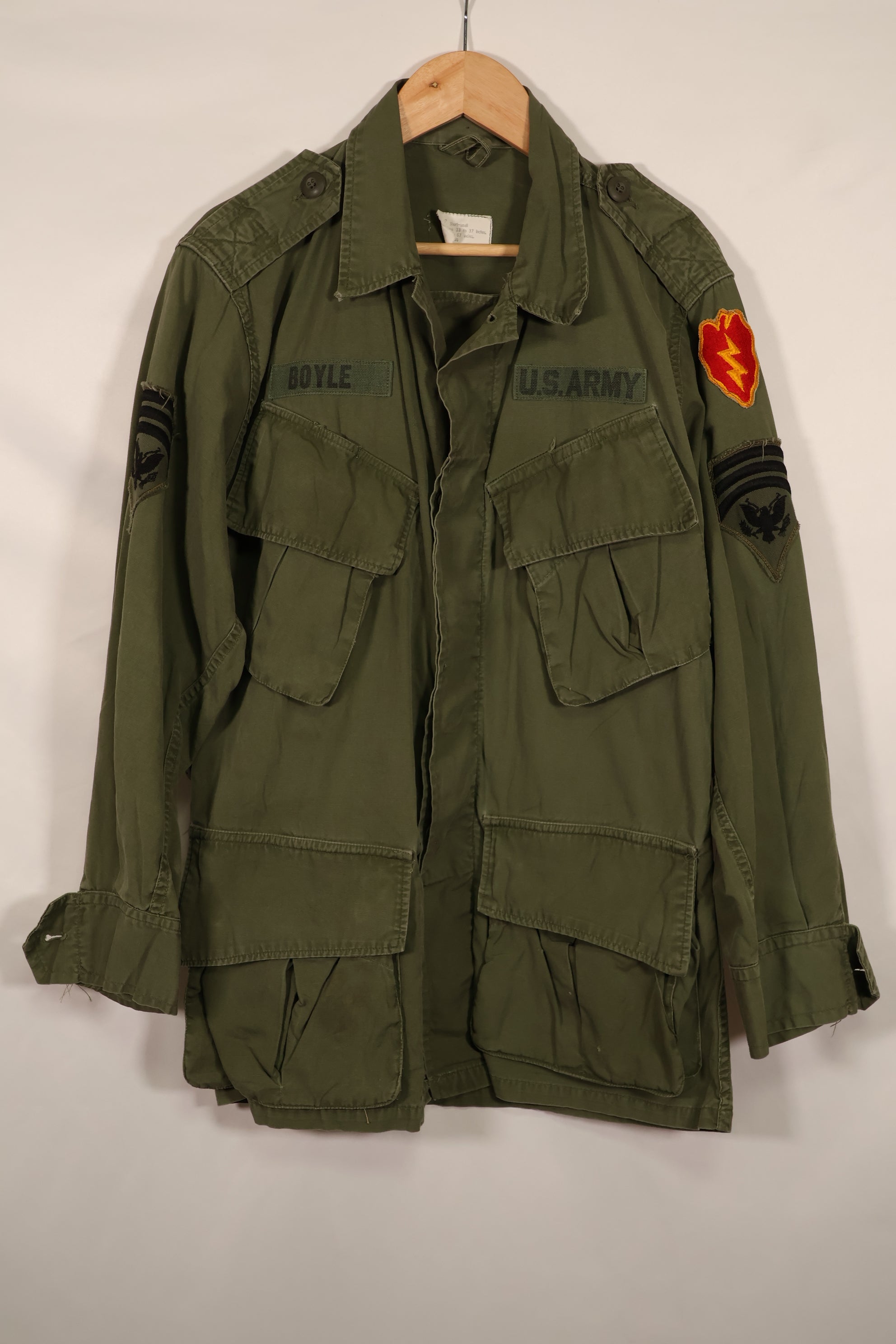 Real Japanese made FEC-39917 2nd Model Jungle Fatigue Jacket, 25th Infantry Division, with patch, used.