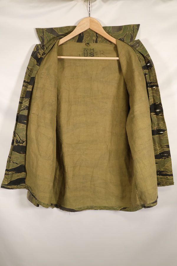 Repro US-M gold tiger stripe US cut shirt made by Osaka MASH, used, faded.