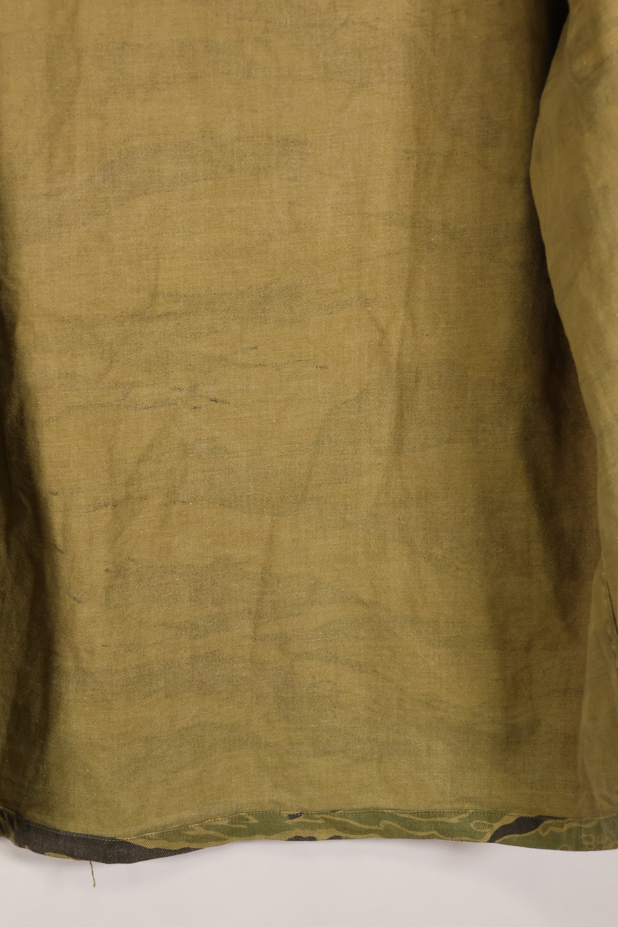 Repro US-M gold tiger stripe US cut shirt made by Osaka MASH, used, faded.