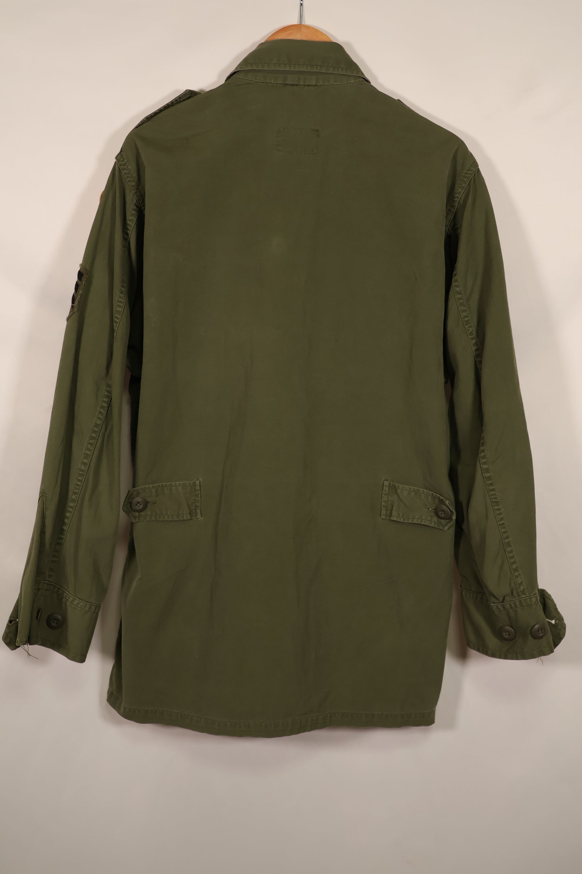 Real Japanese made FEC-39917 2nd Model Jungle Fatigue Jacket, 25th Infantry Division, with patch, used.