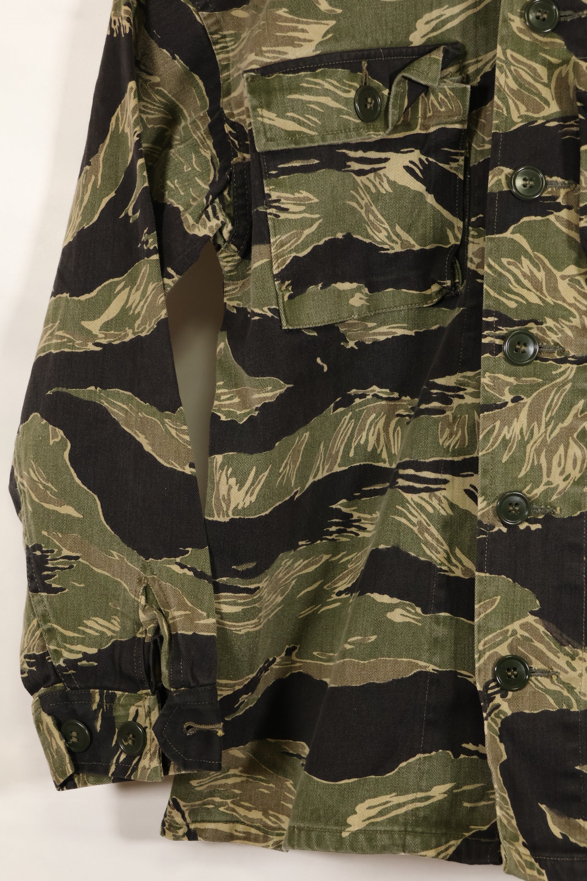 1960s A-M Okinawa Tiger Tiger Stripe Shirt Asian Cut in good used condition