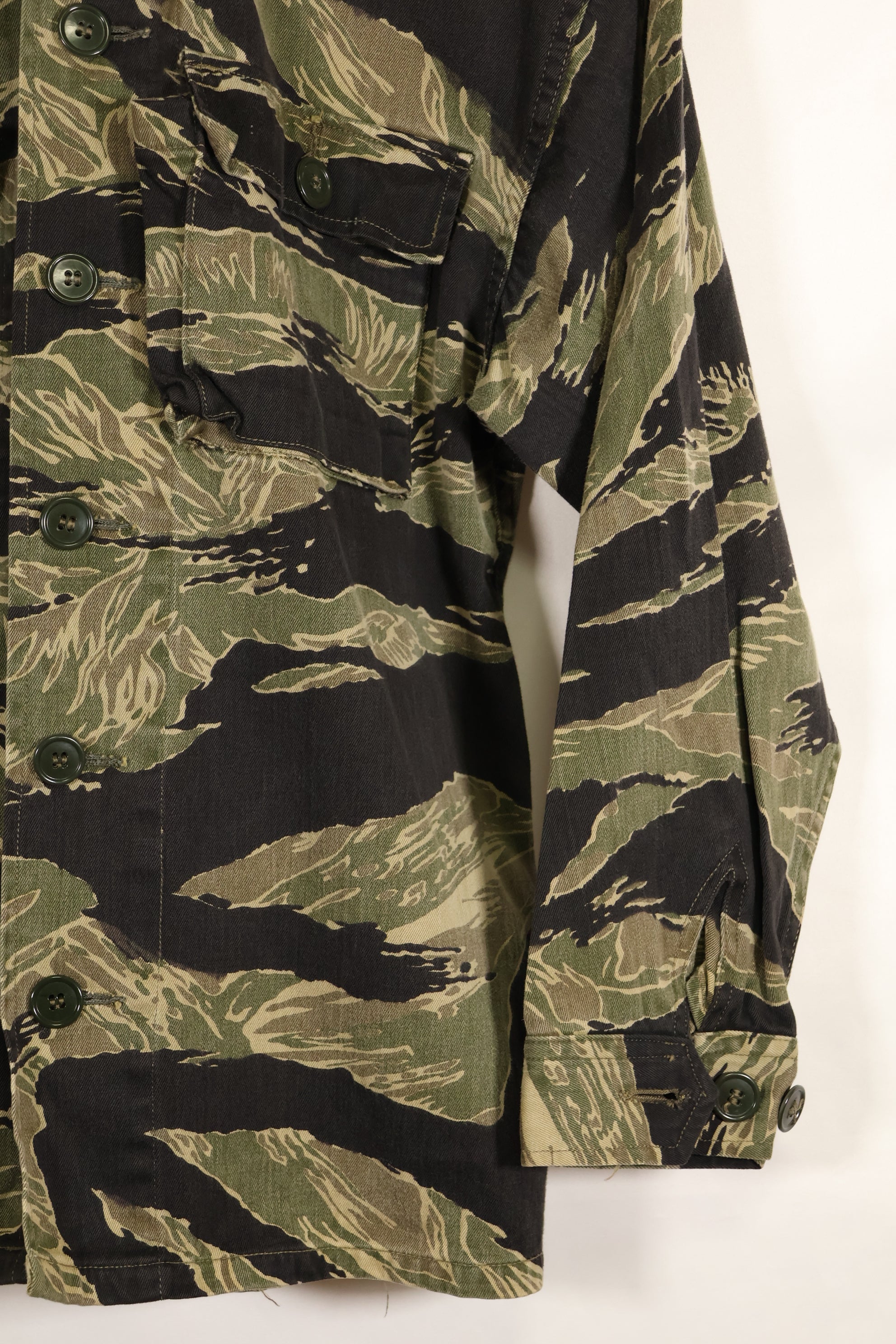 1960s A-M Okinawa Tiger Tiger Stripe Shirt Asian Cut in good used condition