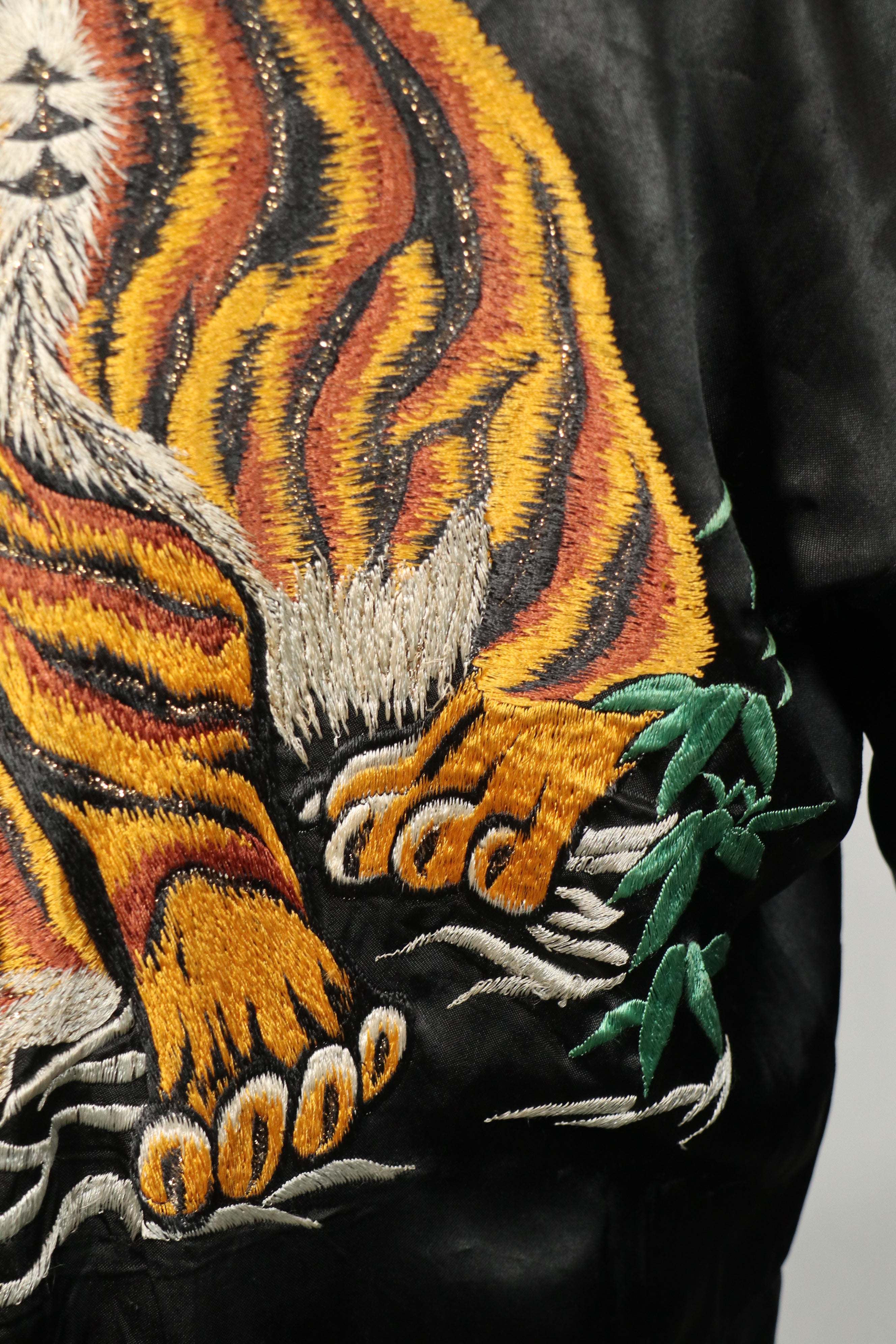 Estimated late 1940s-early 1950s early Japan Jacket, tiger embroidery, small scratches.